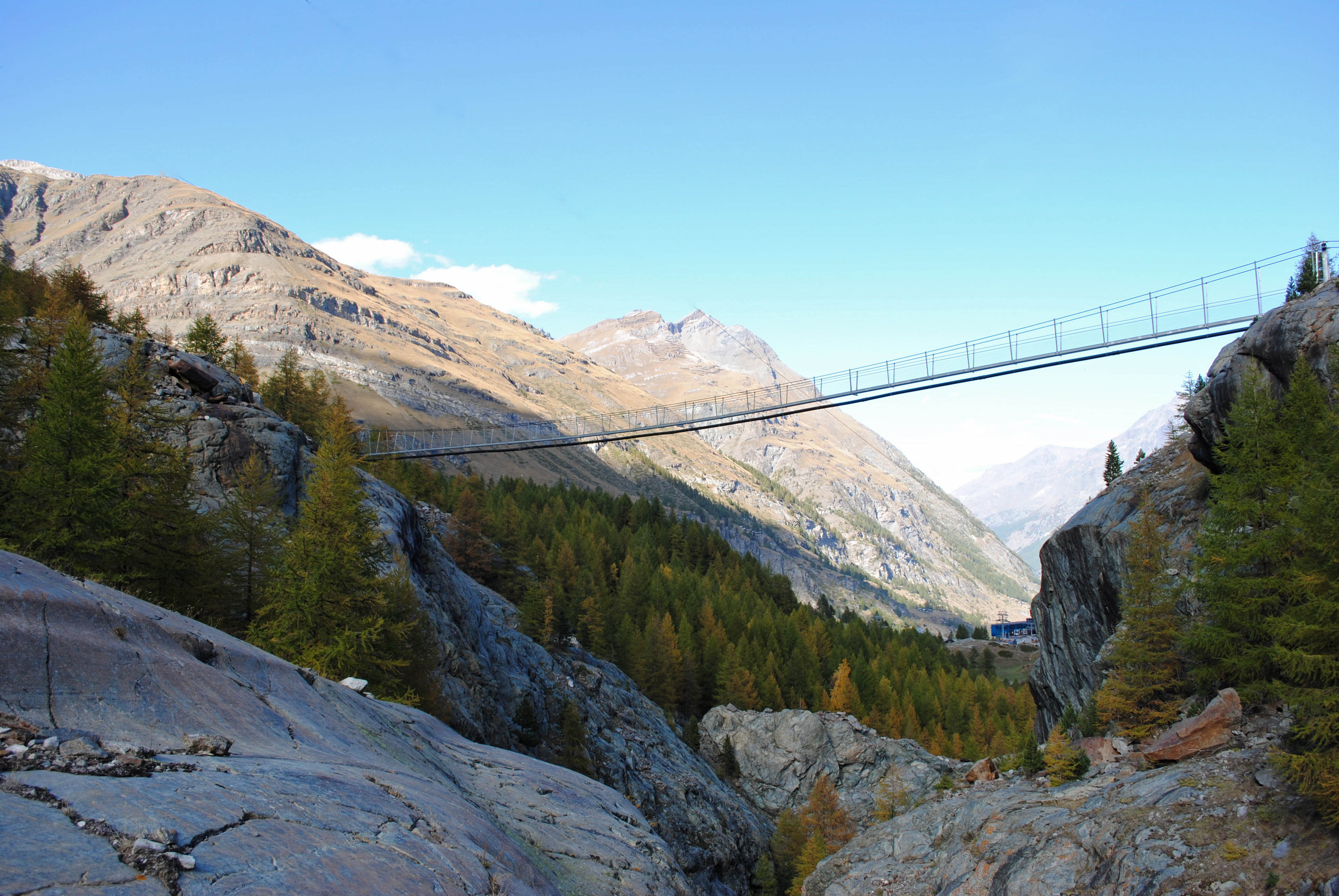 FileFuri Hängebrücke Zermatt By SkyPromenade.jpg