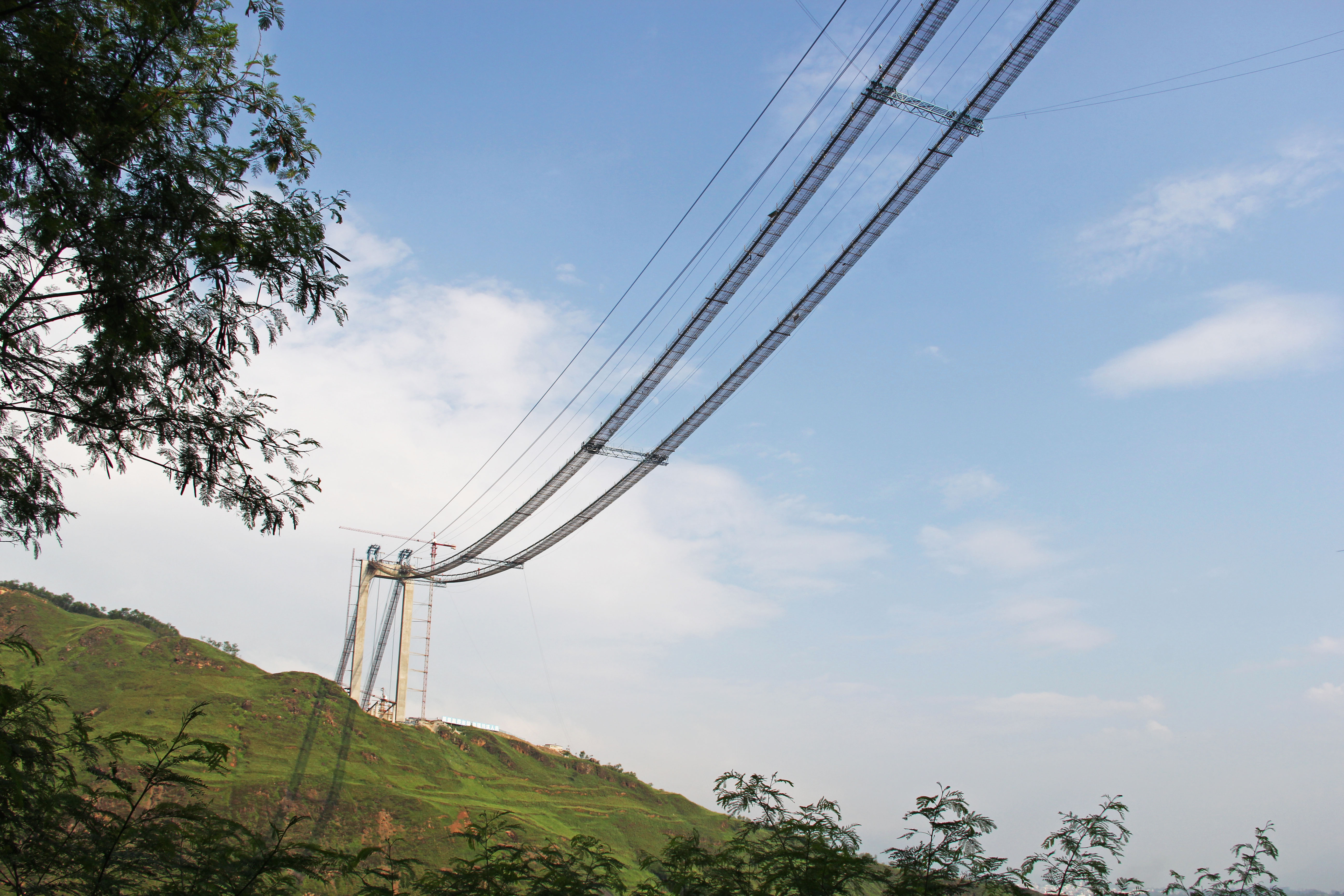 JinshajiangBridgeHulukouHighCables.jpg