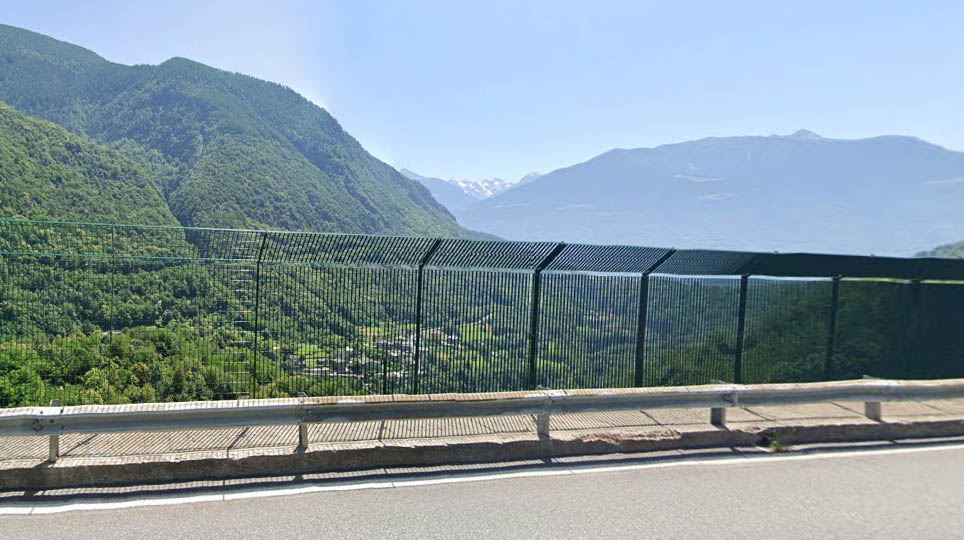 File:ValdoneMountains.jpg