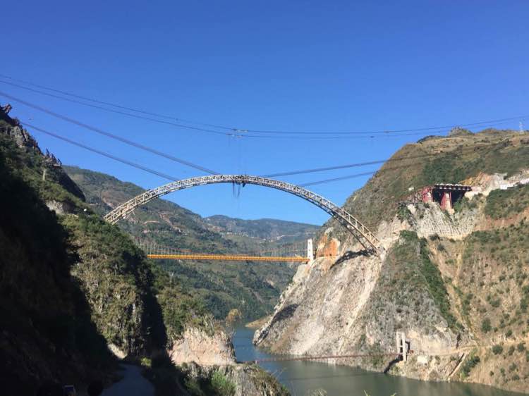 Lancangjiang railway Darui and Lancangjiang pipeline bridge 20161102.jpg
