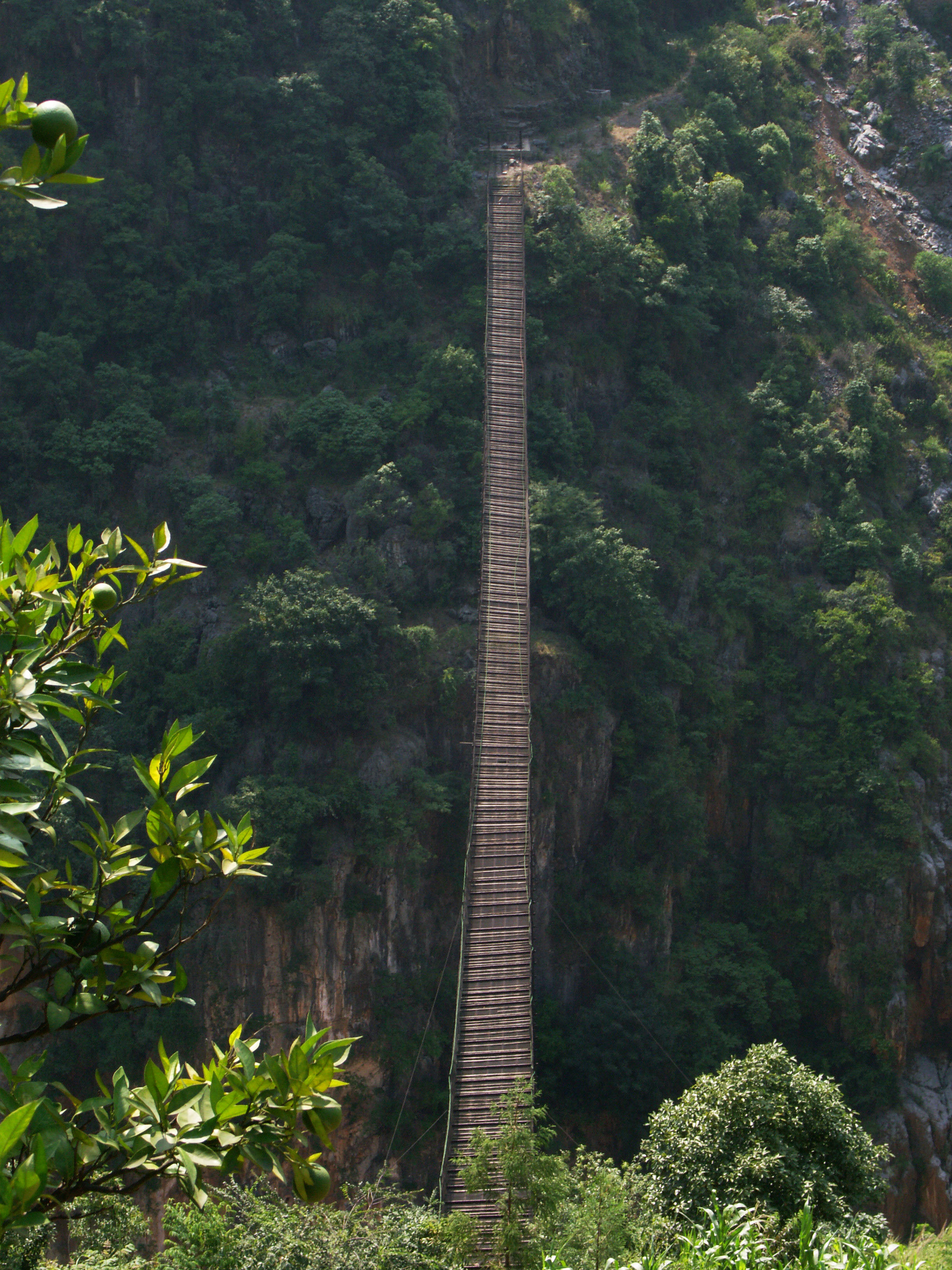 Beipanjiang2011RailwayFootbridge13.jpg