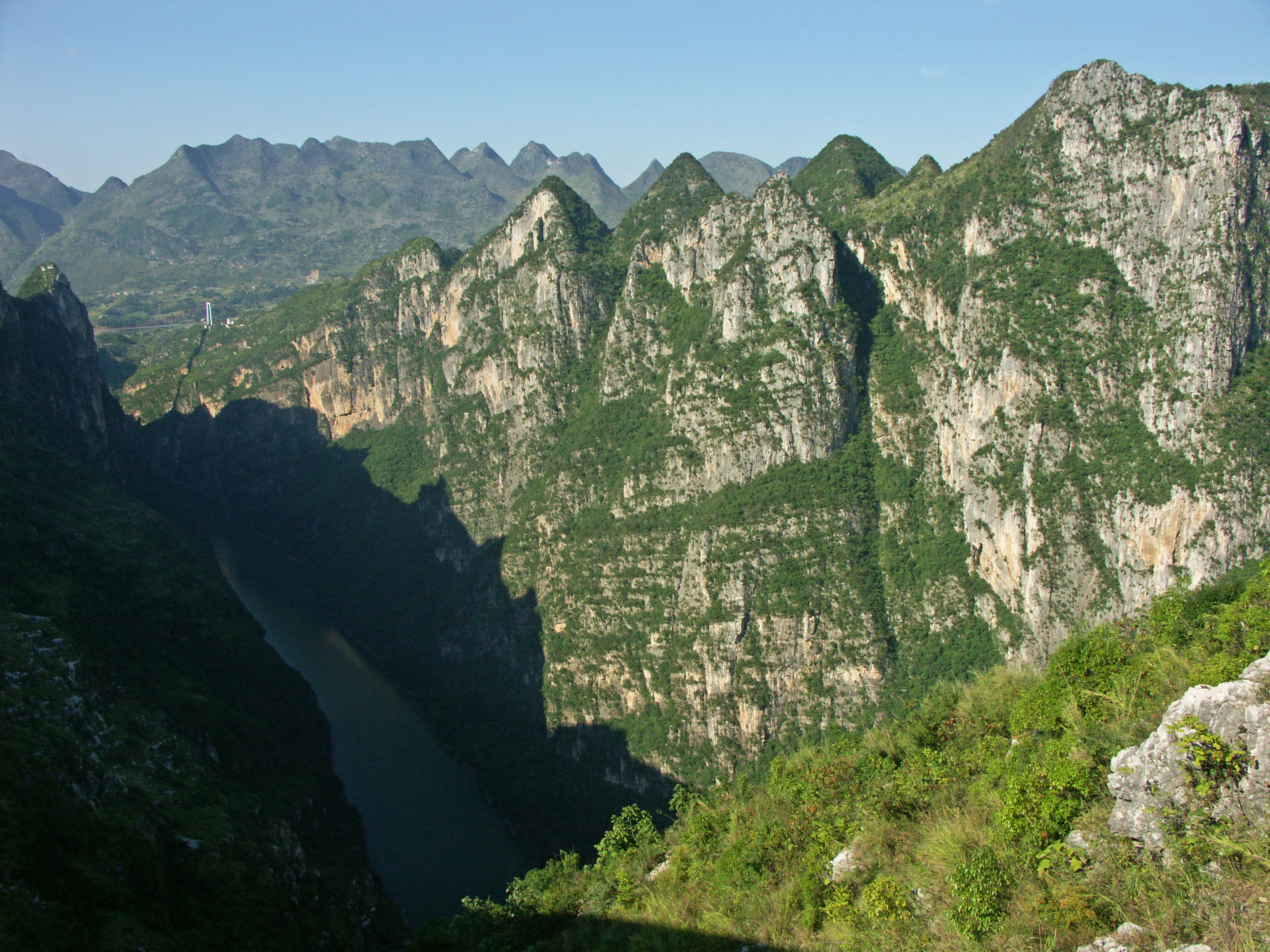 Beipanjiang2003Bridge&Mountain.jpg