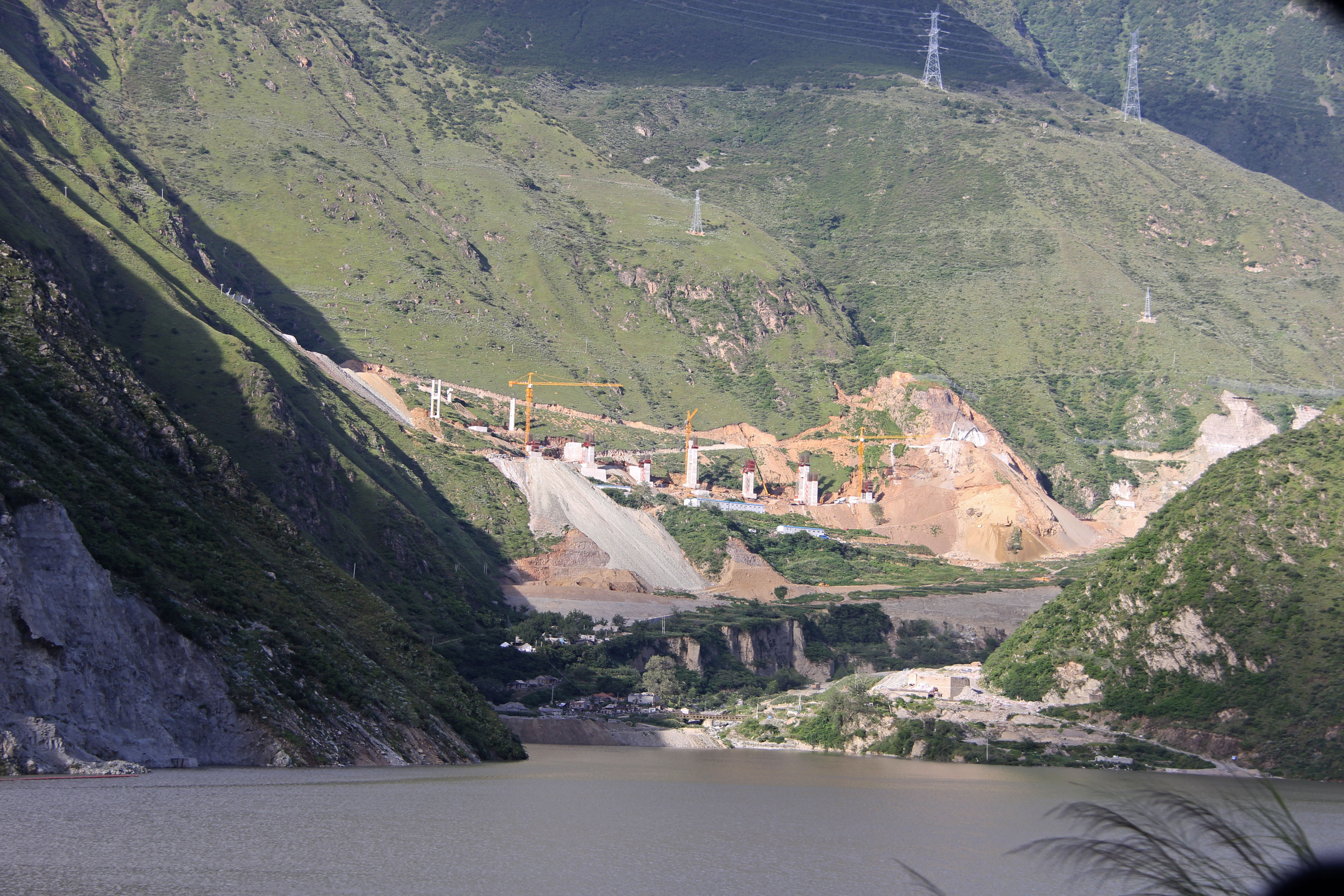 DaduheLudingGiantSuspEastViaduct.jpg