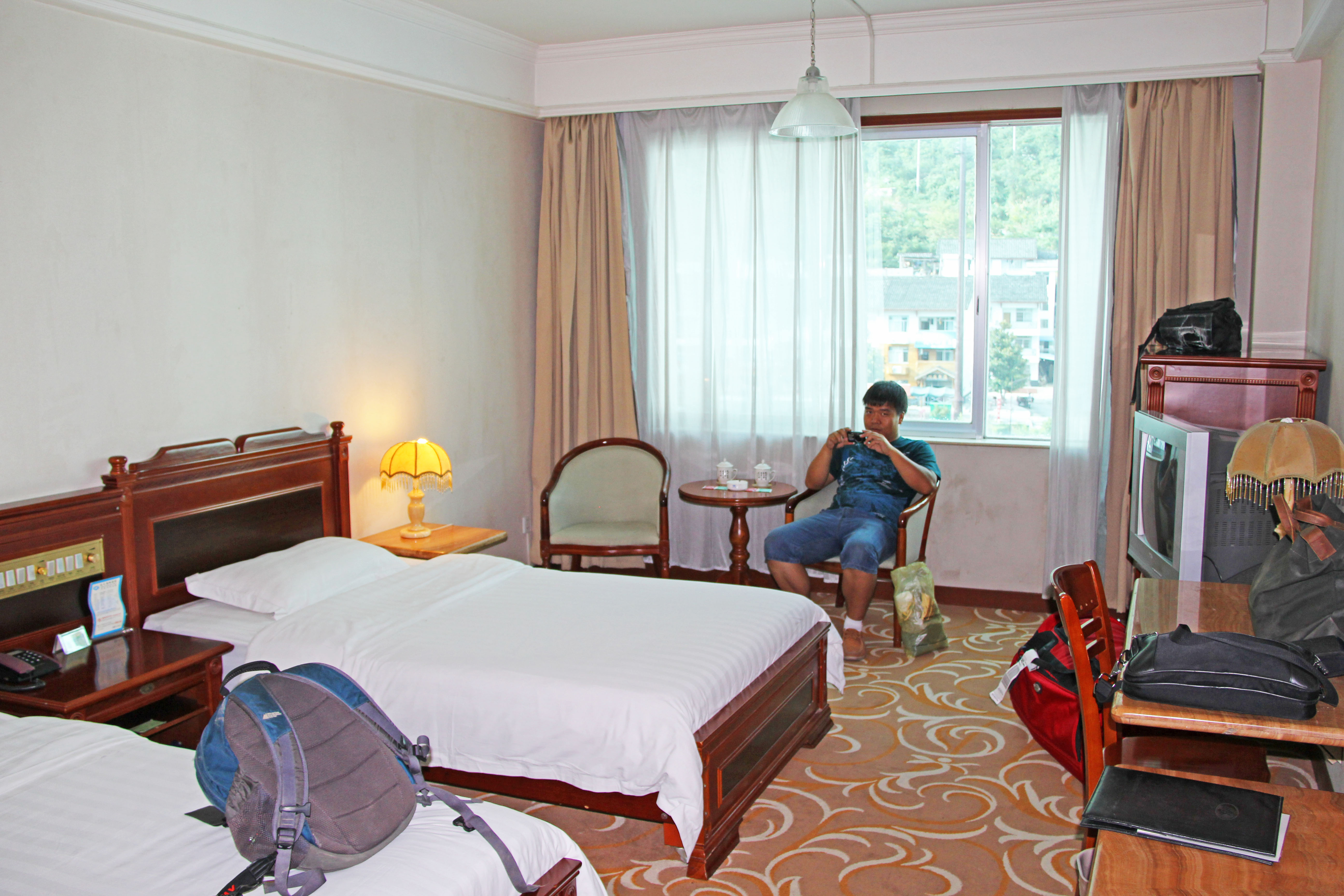 98WulingyuanHotelRoom.jpg