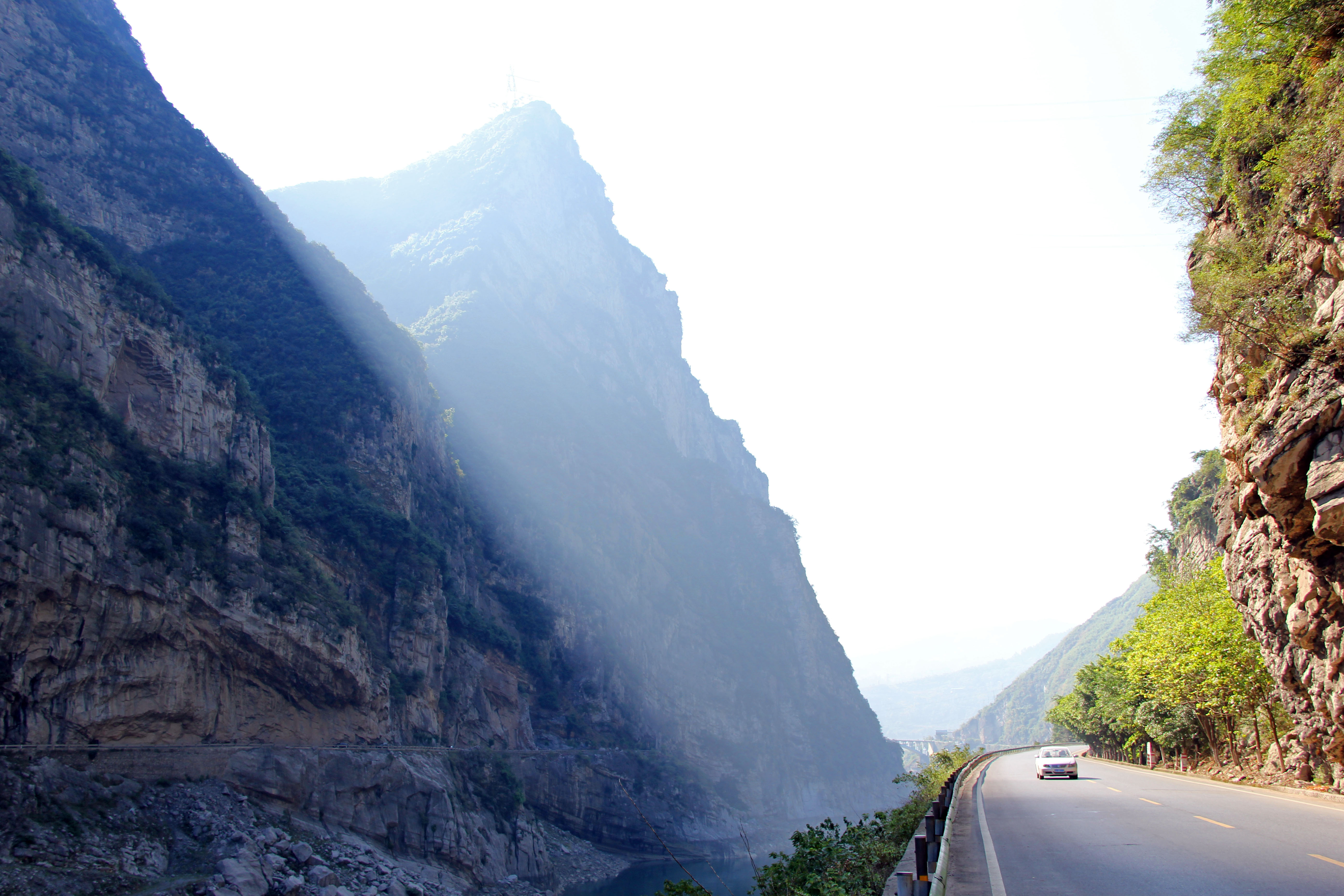 WulongWujiangBeamGorge.jpg