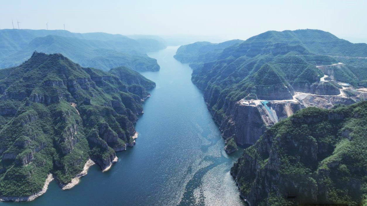 Yellow River Three Gorges HighDrone.jpg