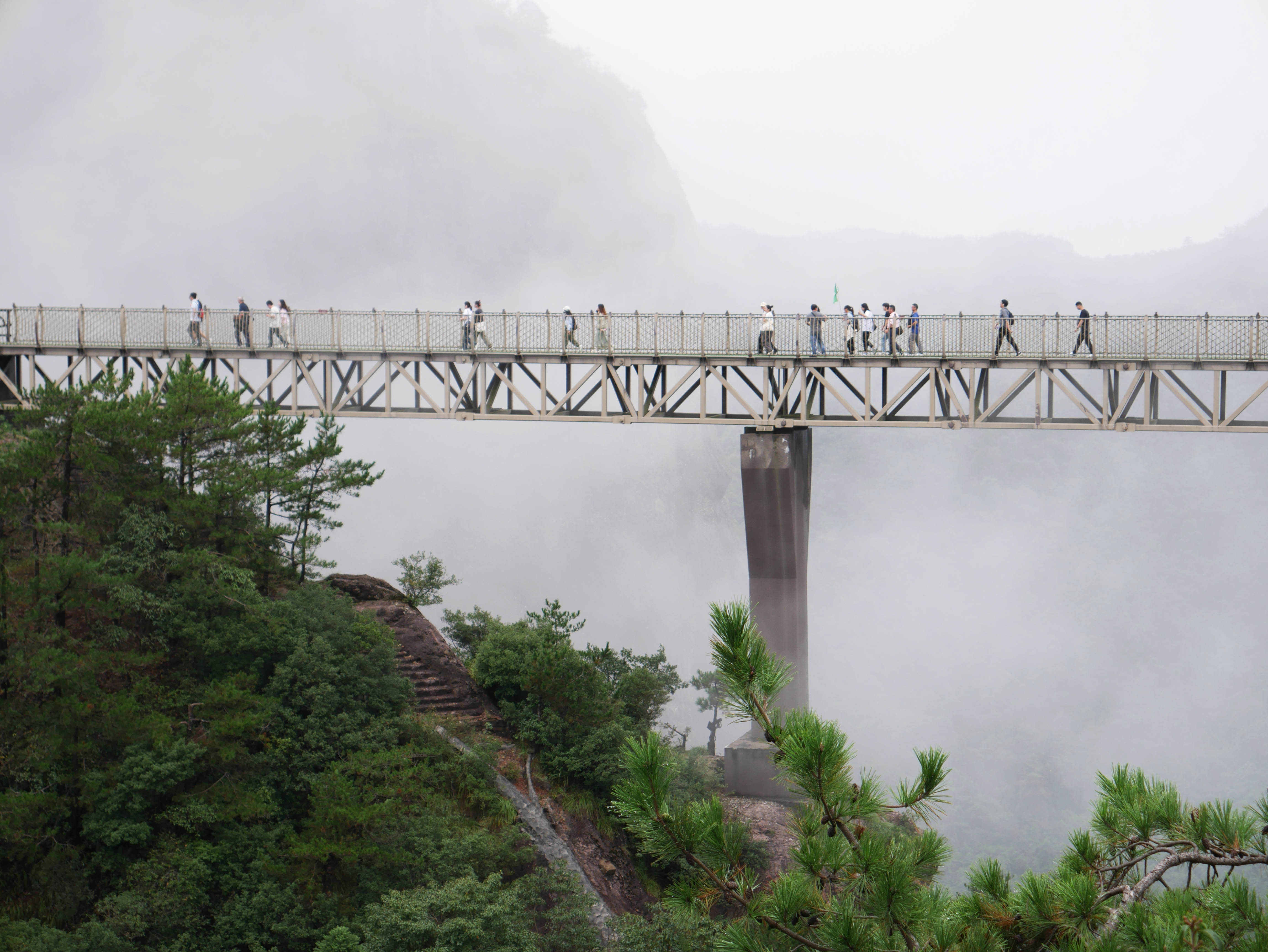 HongmengFootbridge.JPG