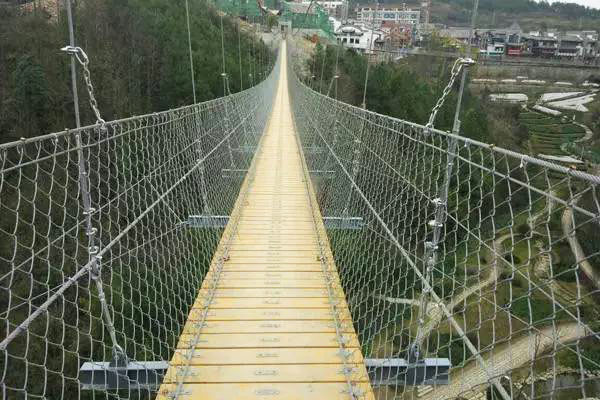 WushanGrandCanyonScenicAreaFootbridge2.jpeg