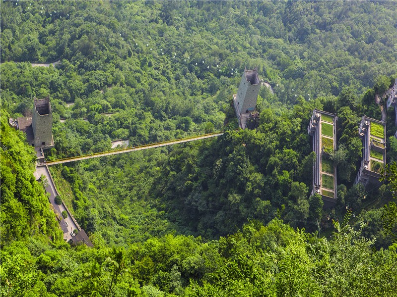 XiqiaoJiuhuangMountainHighView.jpg