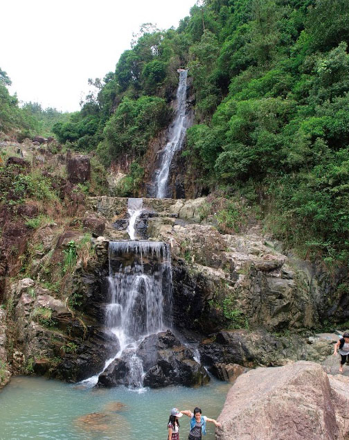 Xiangyun GlassWaterfalls2.jpg