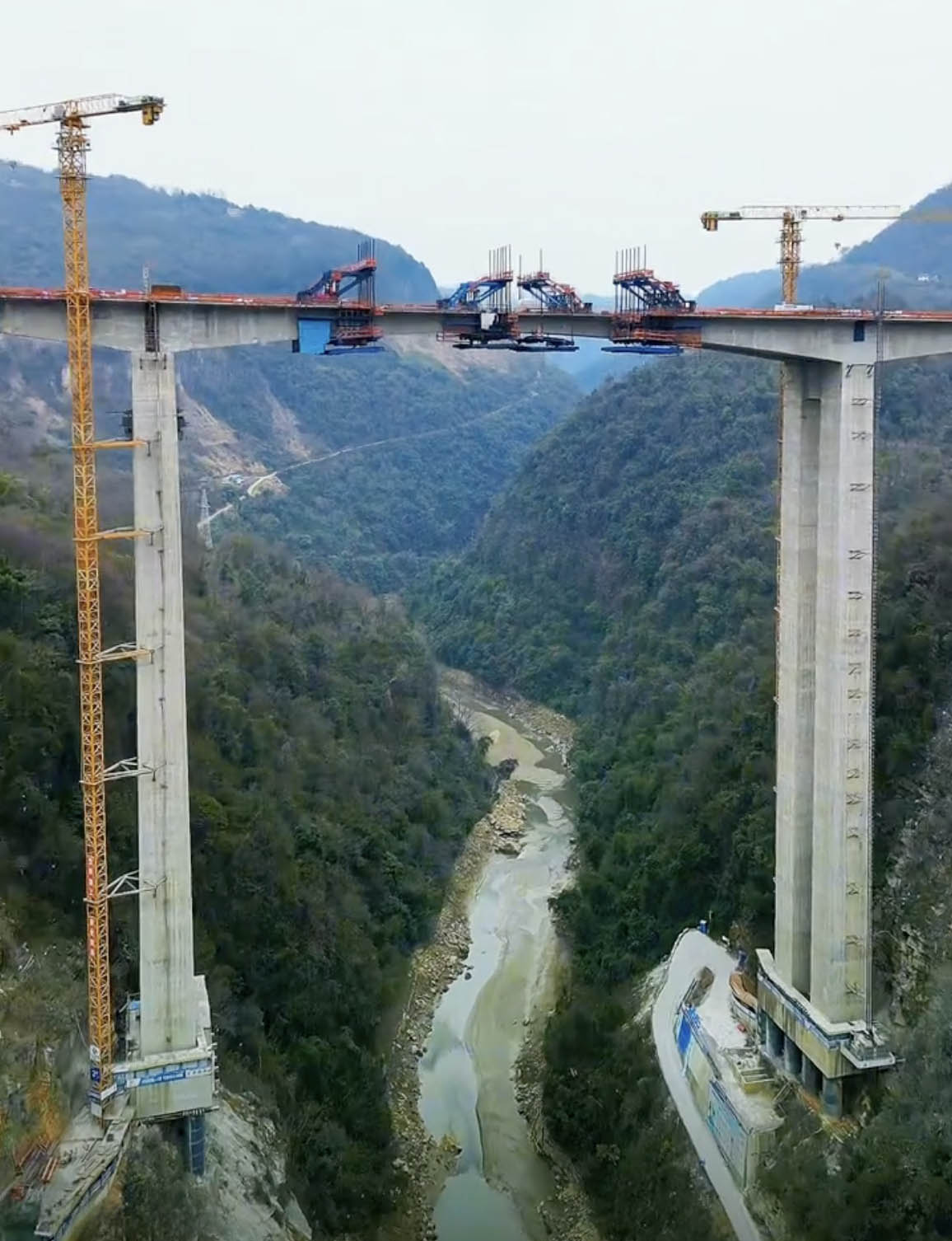 YuyanghePiersSideDrone.jpg