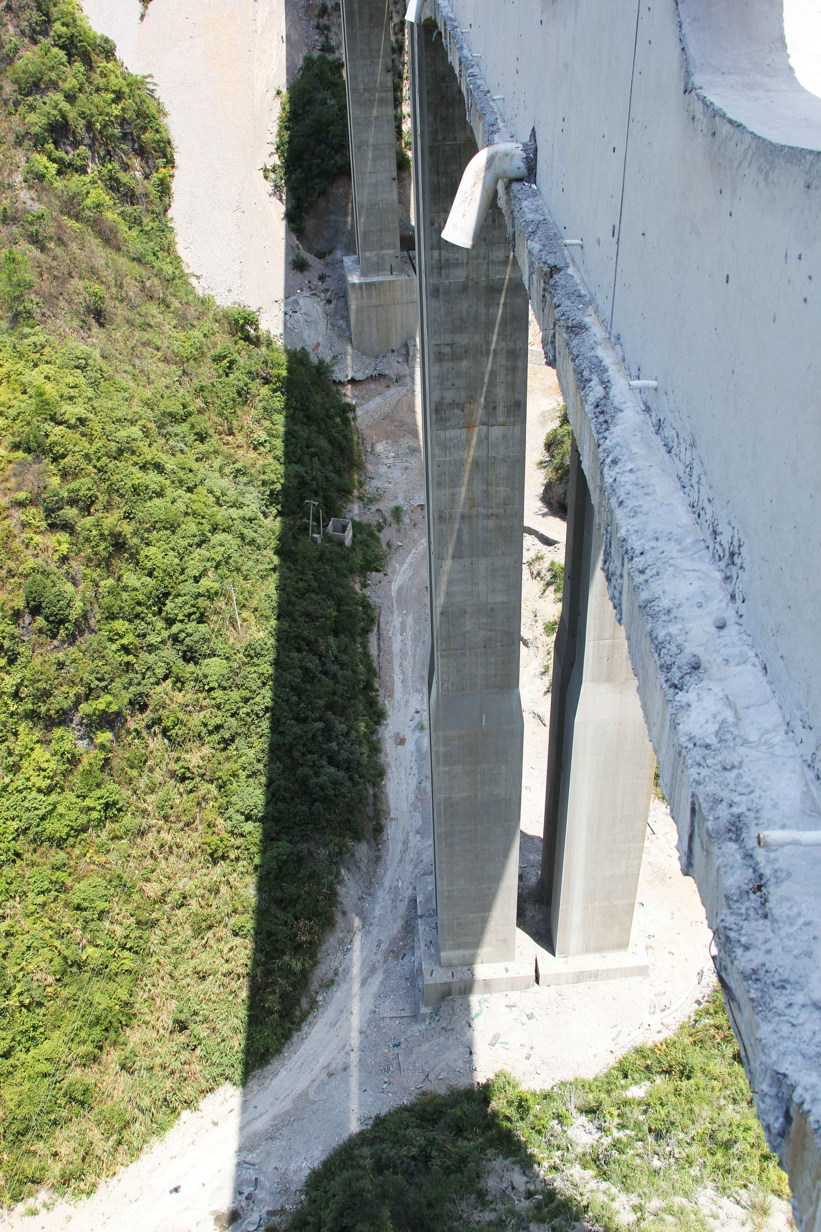 ZhangjiadongBridge2Pier&Slope.jpg