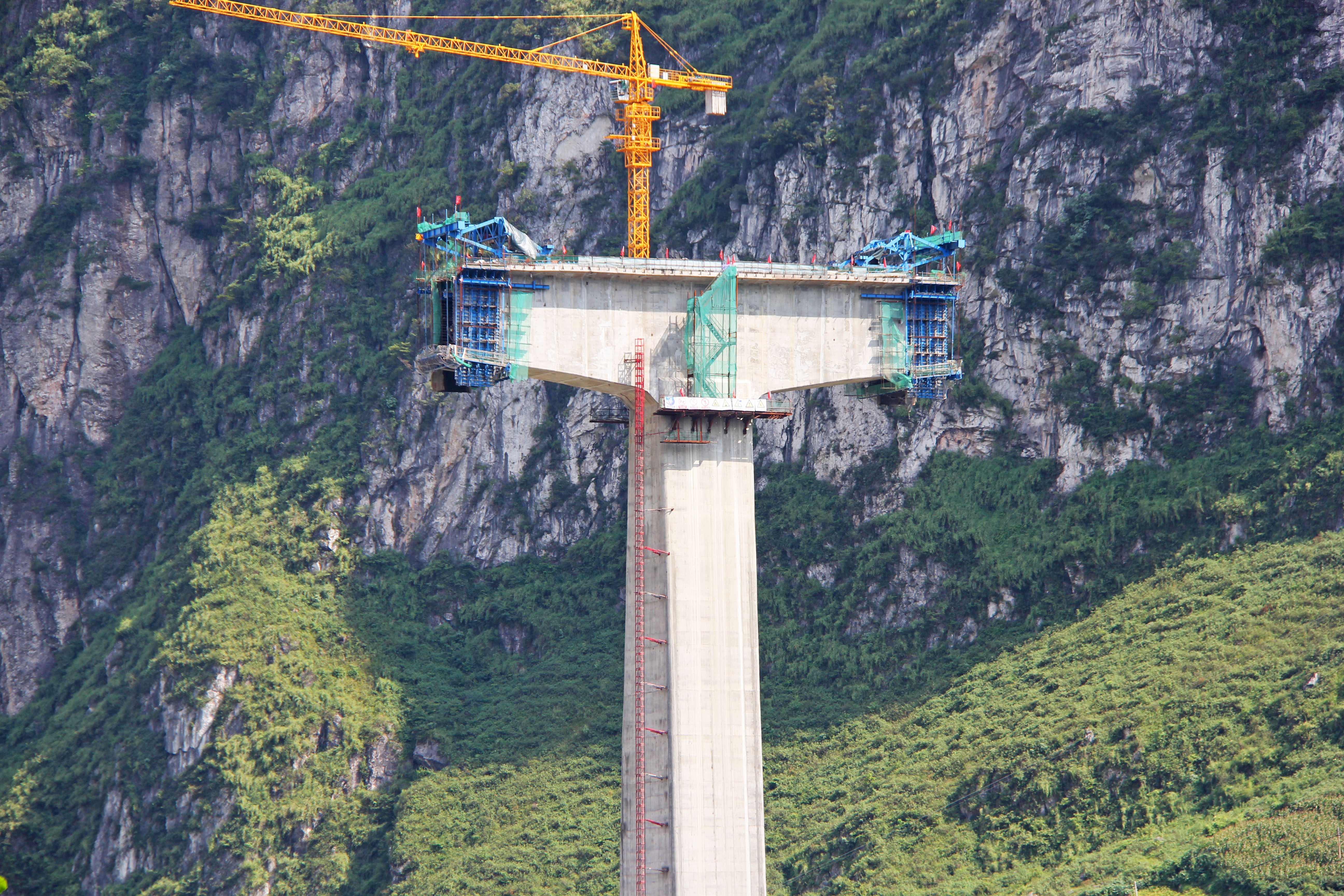 BalingheRailwayPierTop&Mountain.jpg