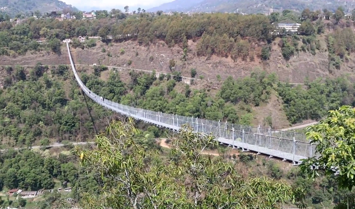 BaglungParbatFootbridge.jpg