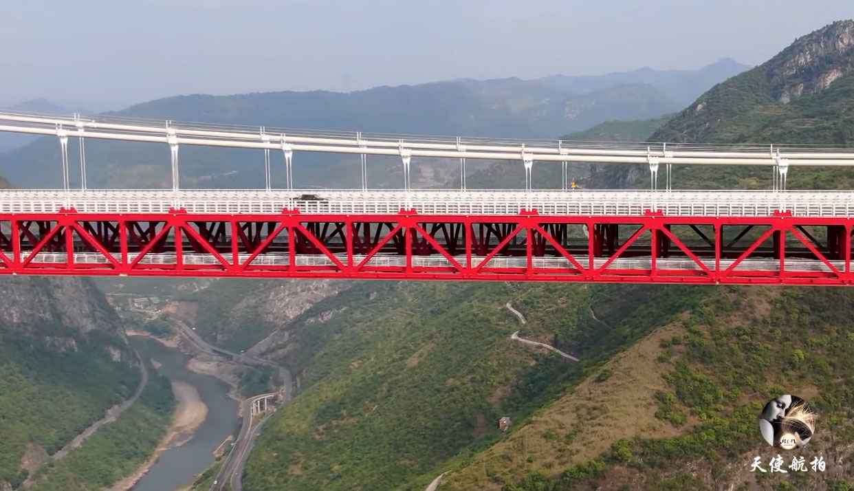 Chishuihe Bridge HongjunDroneTrussRed.jpg