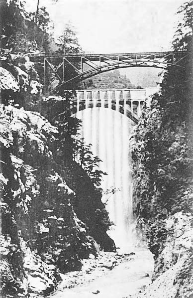 Atobiki bridge in 1932.jpg