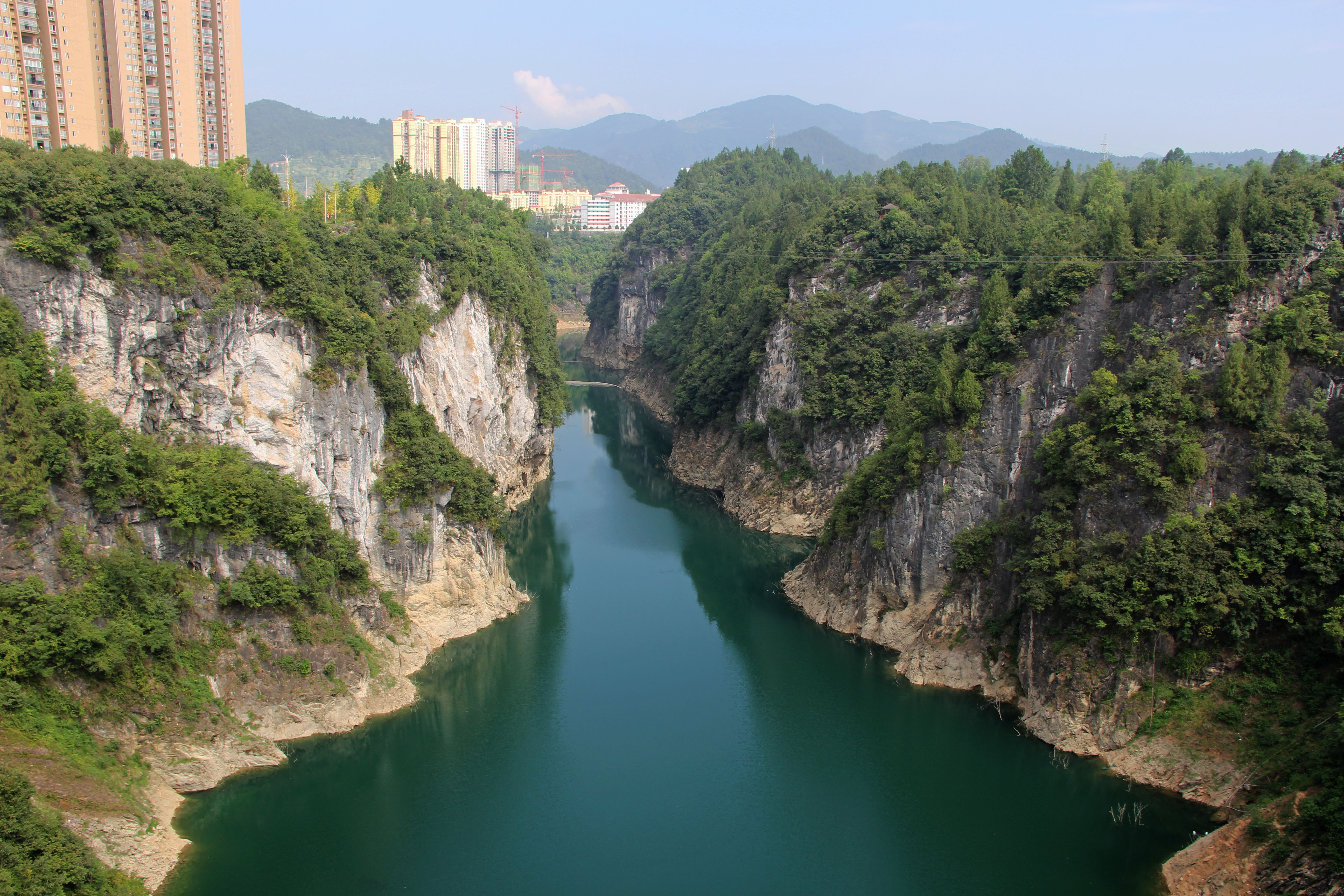 HongduheWuchuanFengle2LaneReservoir.JPG