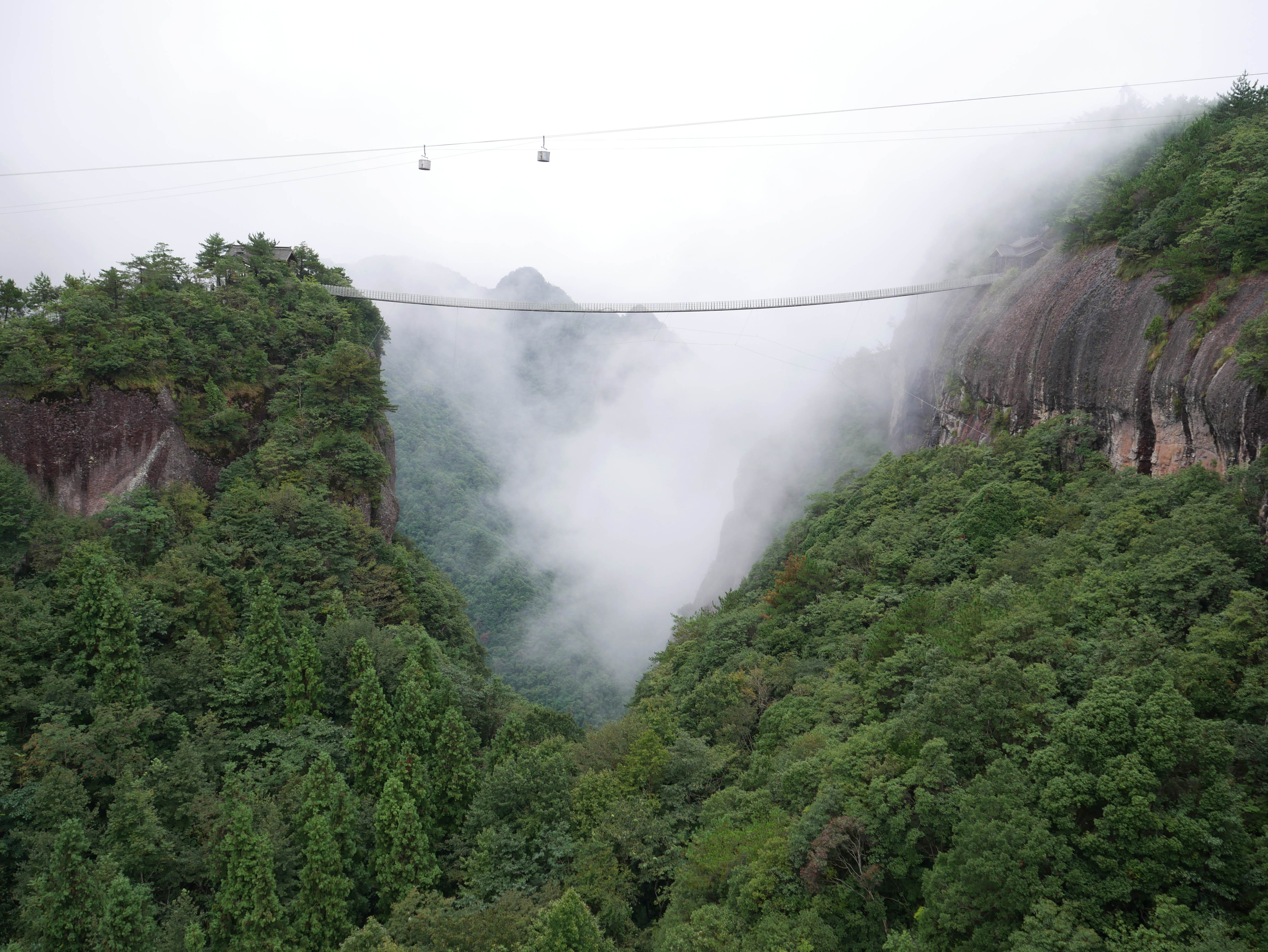 NanhaiFootbridgeSideClouds.JPG
