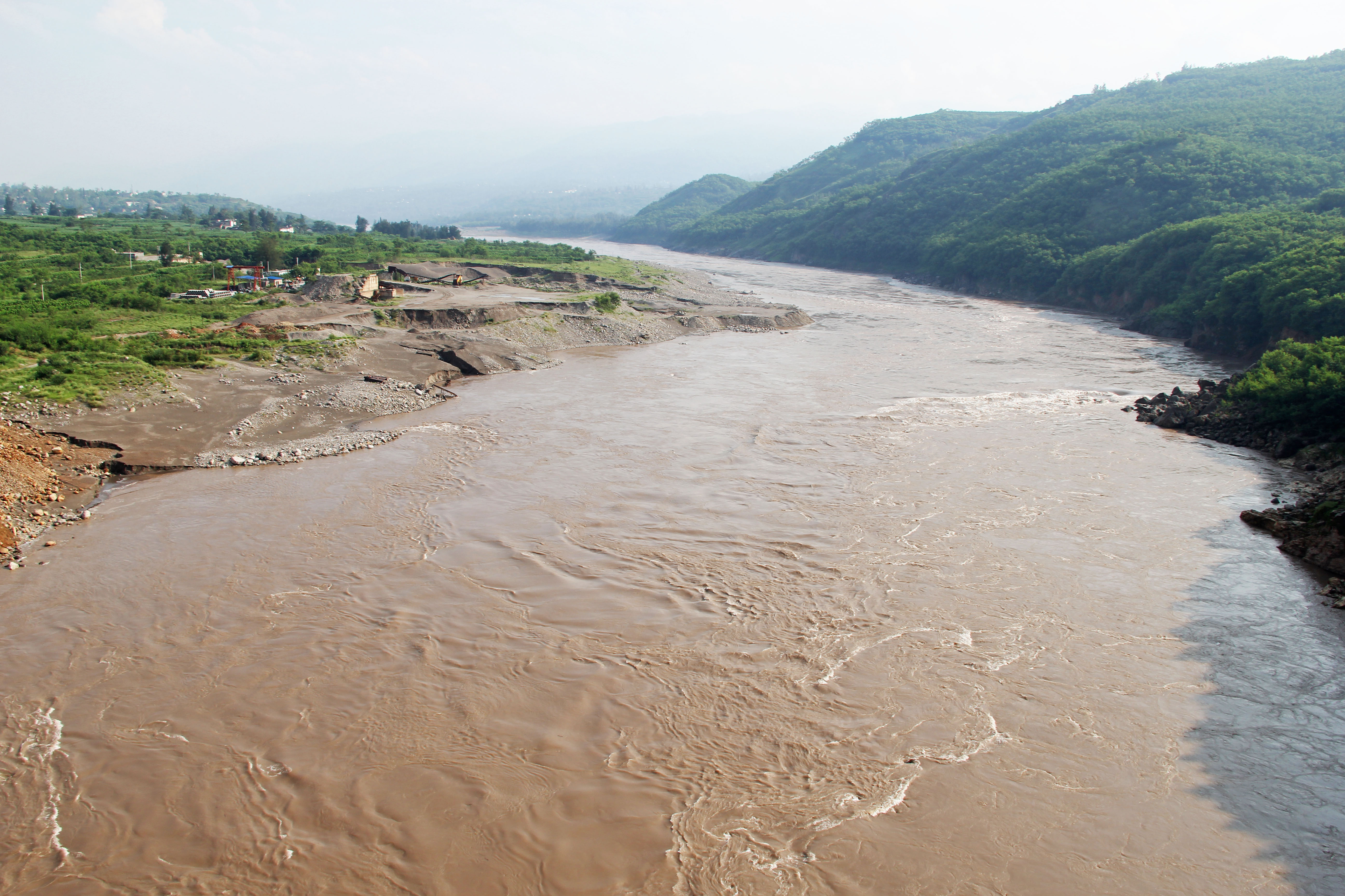 JinshajiangBridgeHulukouDownstreamView.jpg