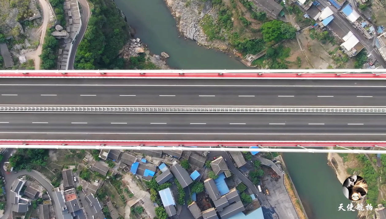 Chishuihe Bridge HongjunDroneDeckDown.jpg