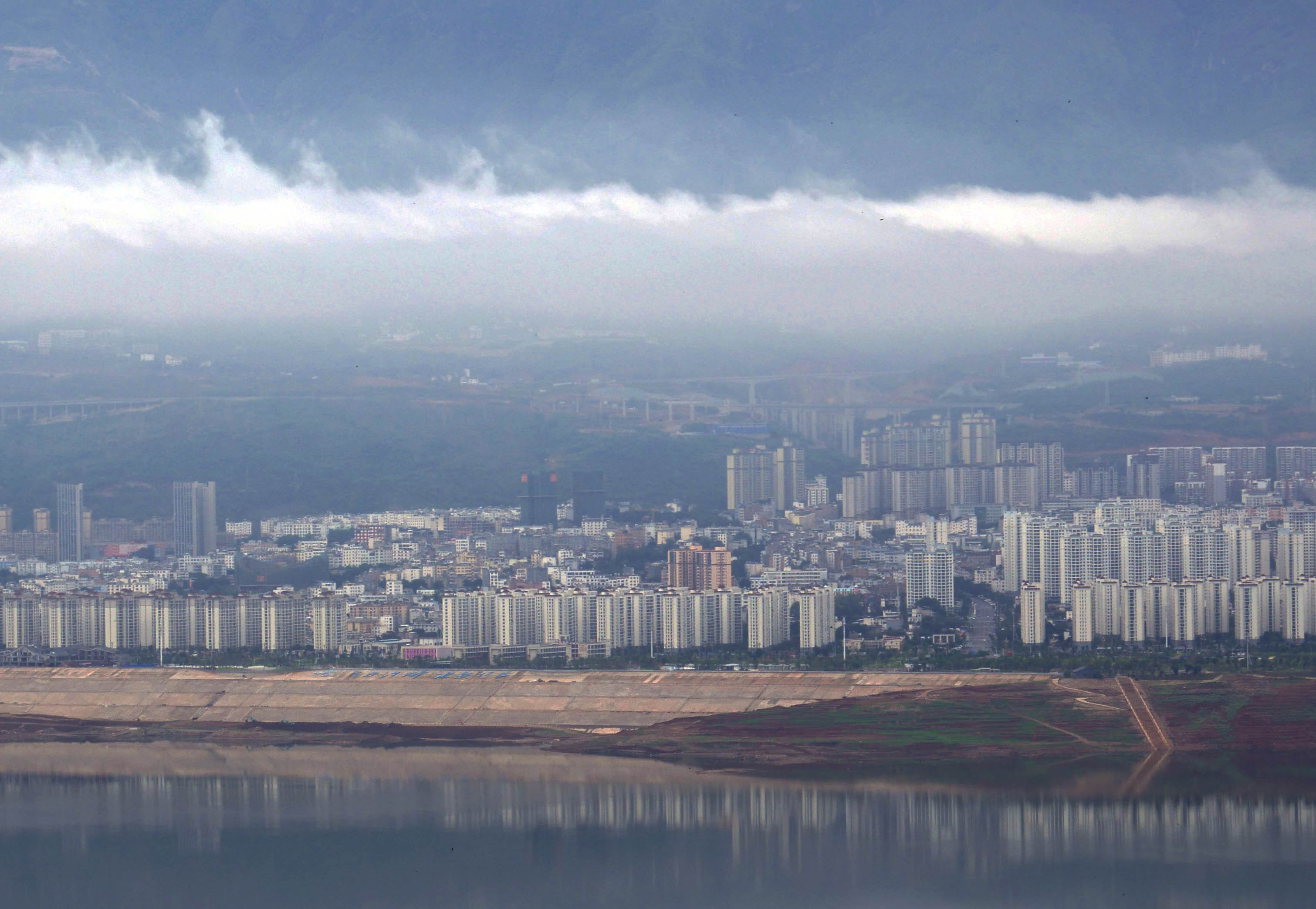 ShihuiyaogouFarView.JPG