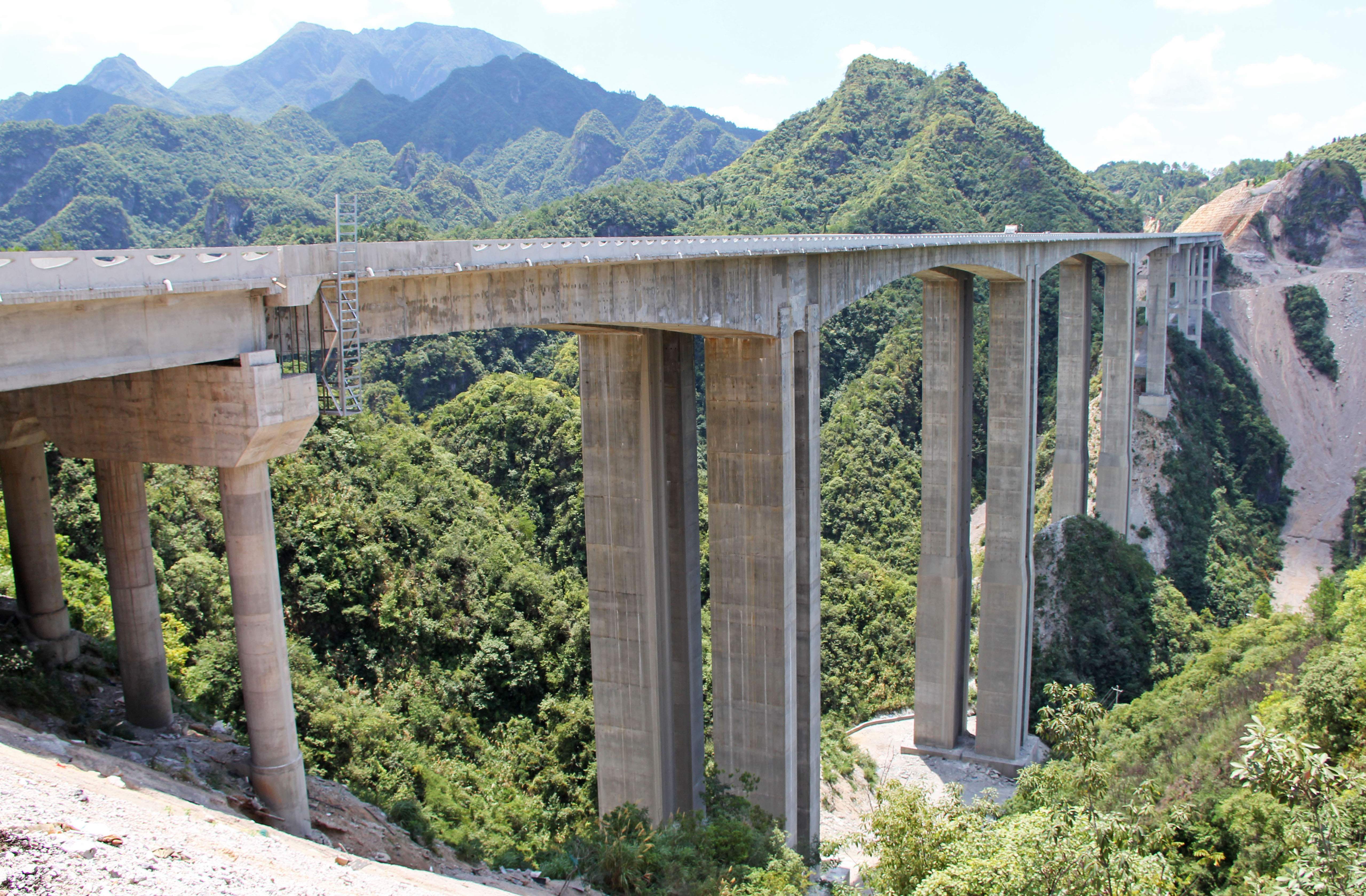 ZhangjiadongBridge2PiersSouth.jpg