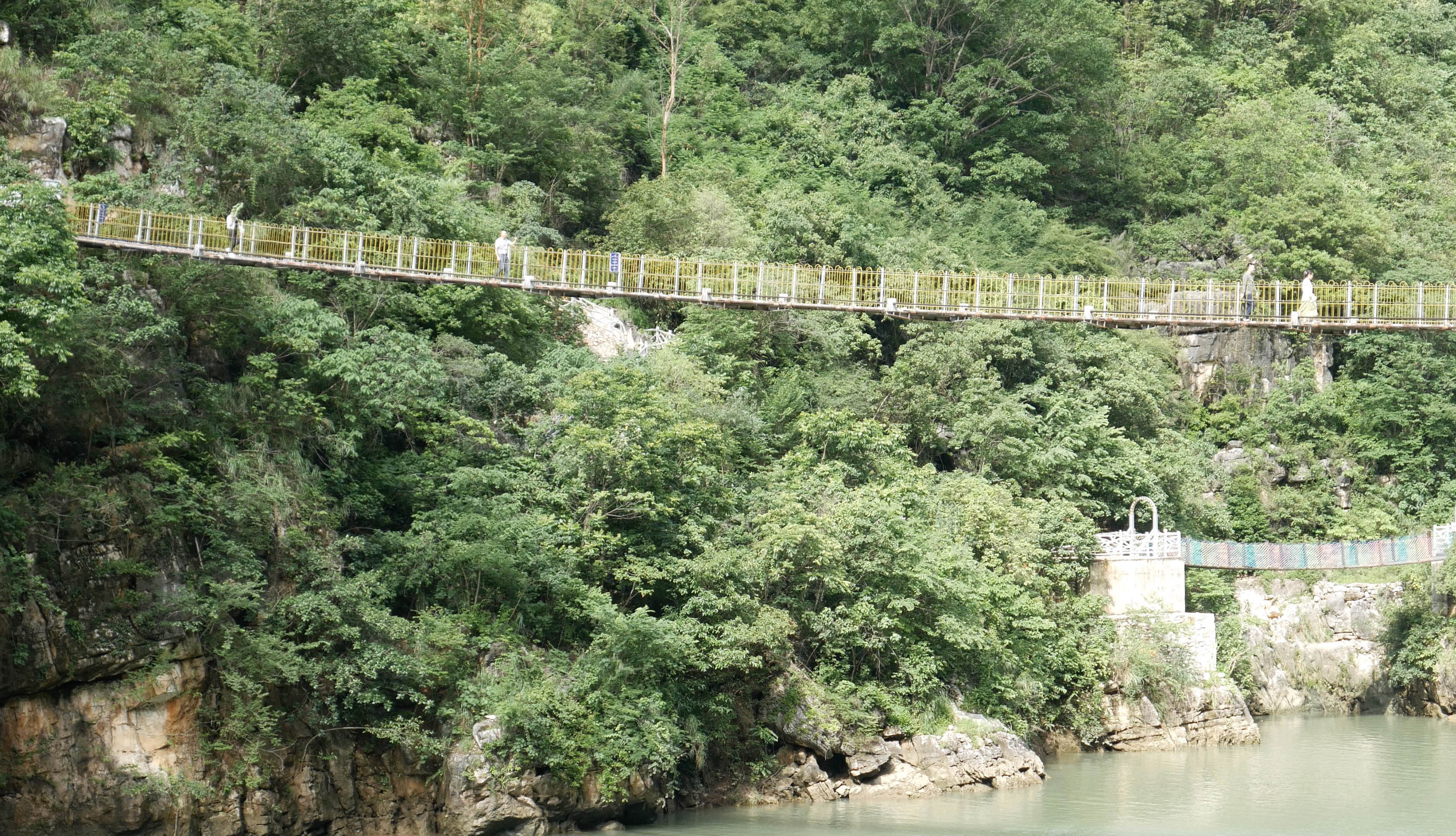 HuajiangChainNewSideTreesLonglens.jpg
