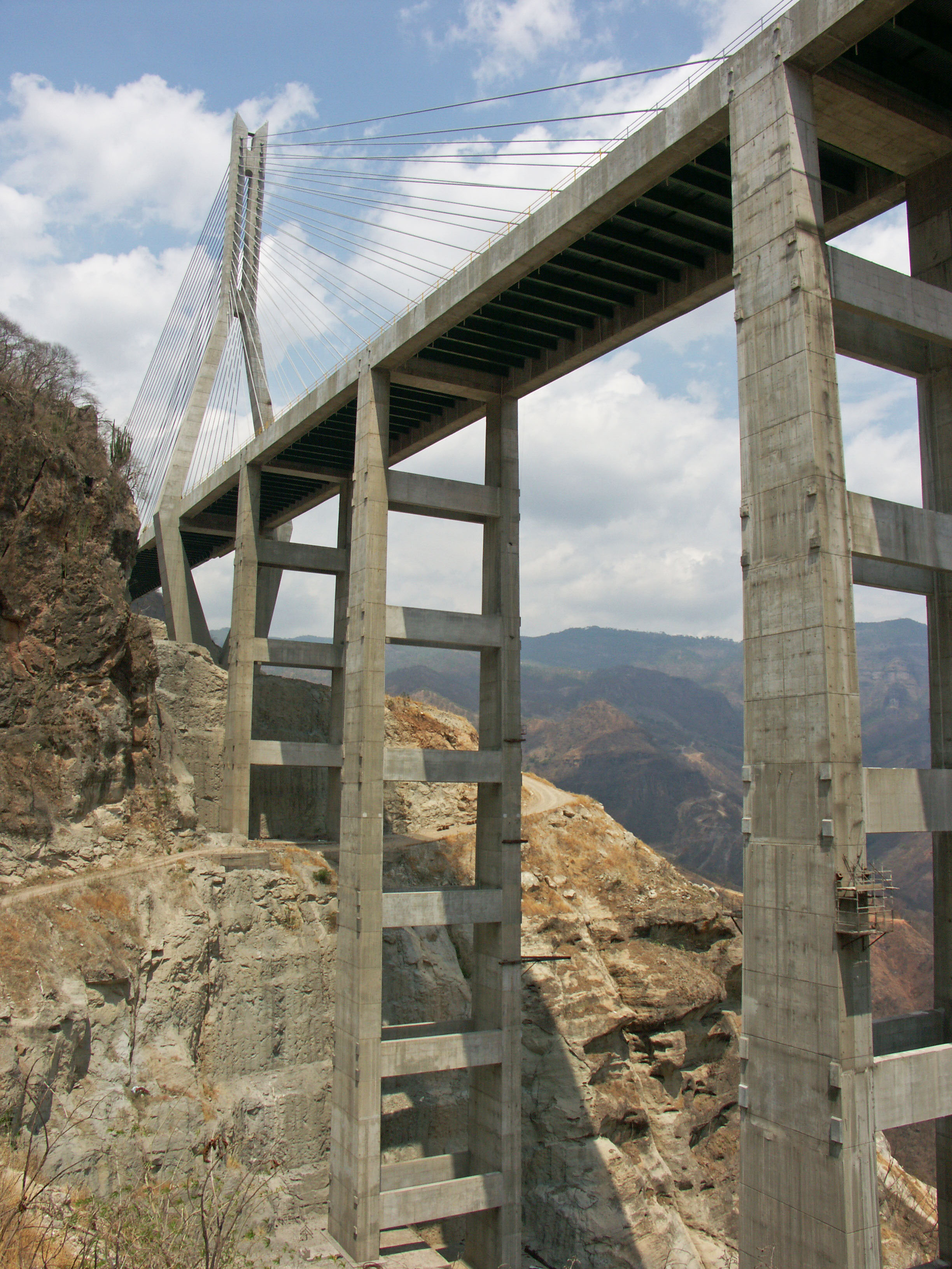 BaluarteBridge152.jpg