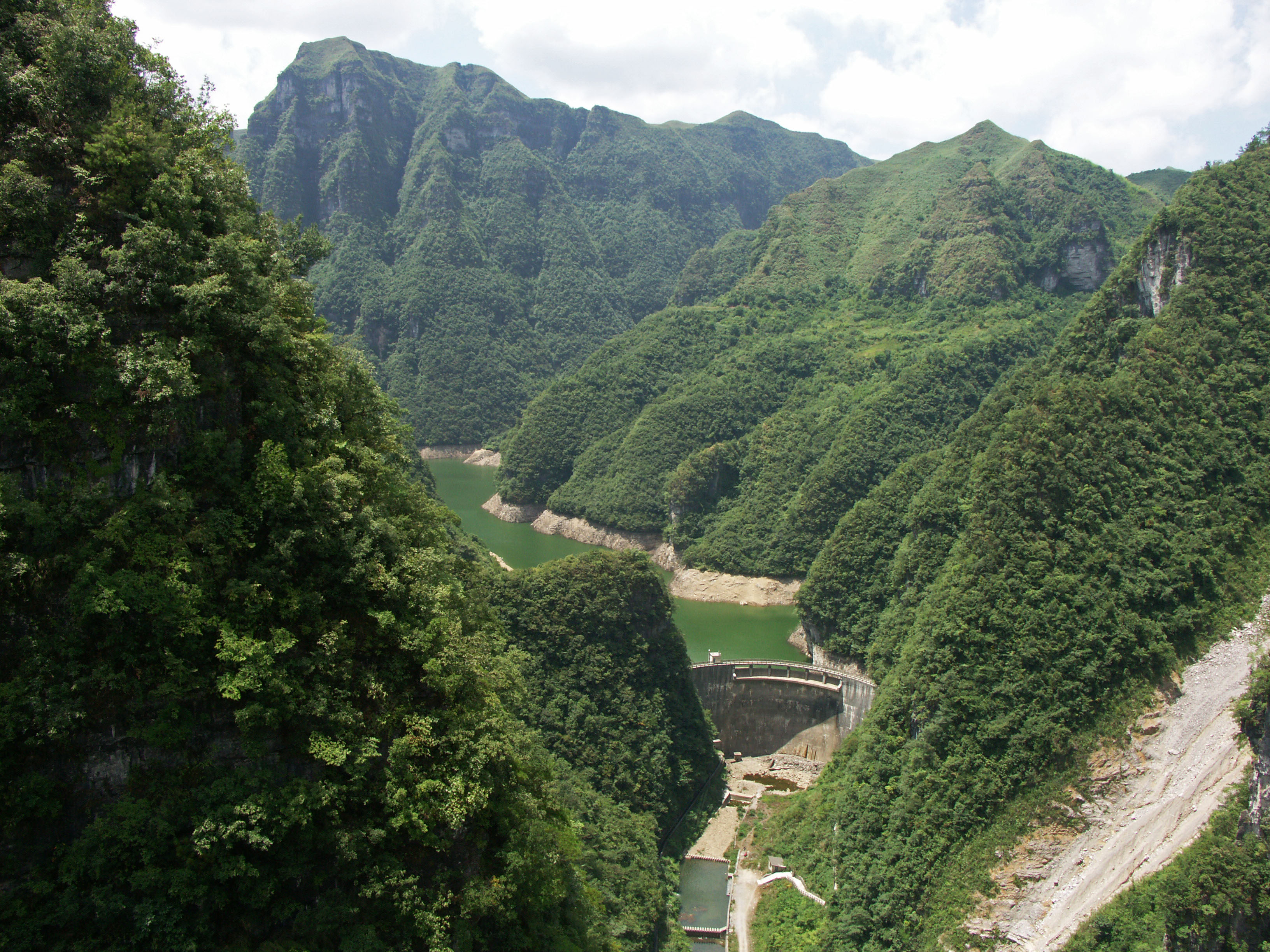 ShimenkanBridgeDam.jpg