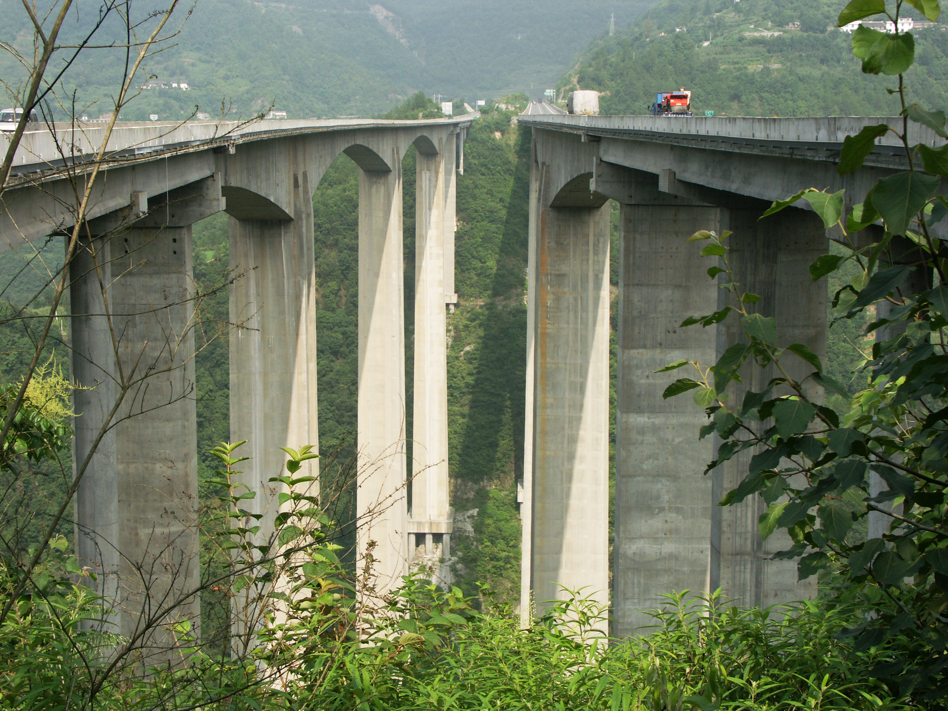 ShuanghekouBridgeView4.jpg