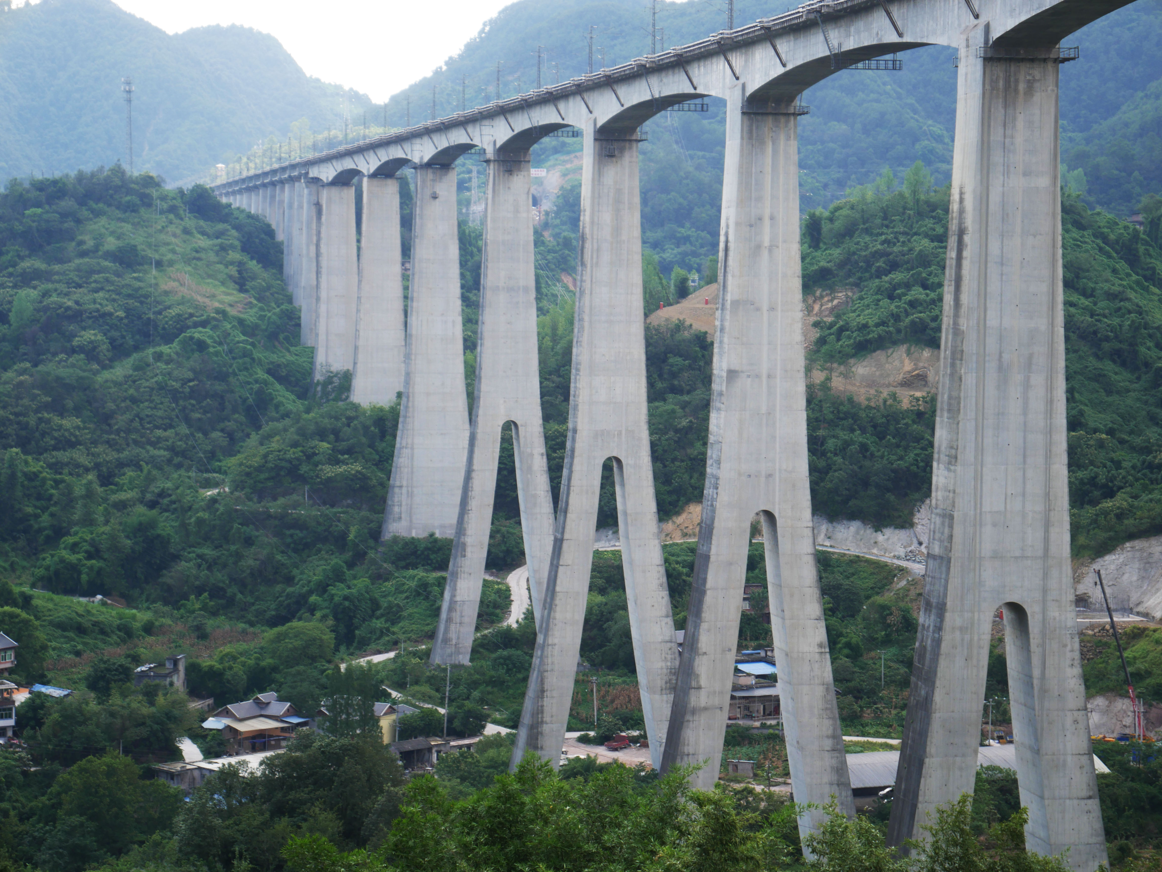 Xinqiao Railway Bridge YuwanOldLonglens.JPG