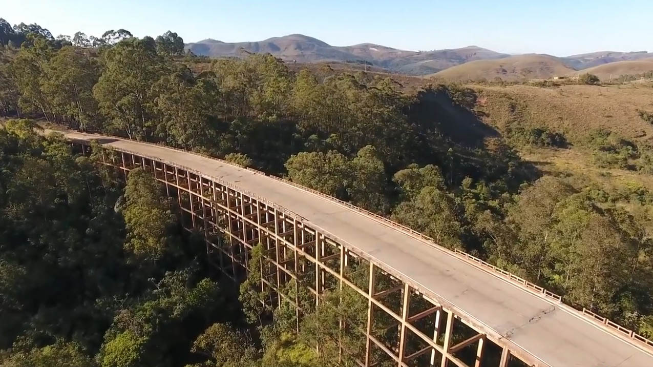 File:Viaduto das Almas - Vila RicaRailings.jpg