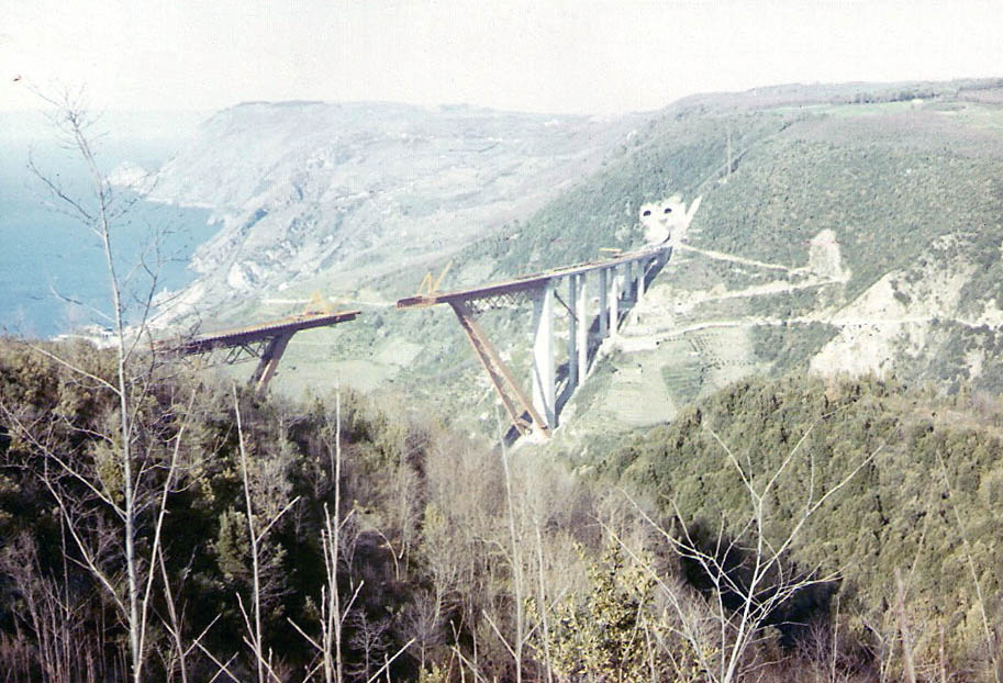 47SfalassaBridge.jpg