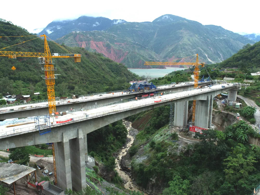 BaihetanBridgeOverAizigou100mSpan.jpg