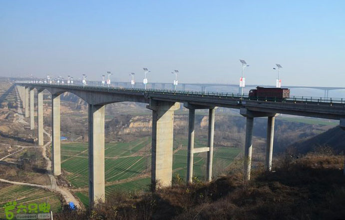 Yuhuangge bridge 1.jpg