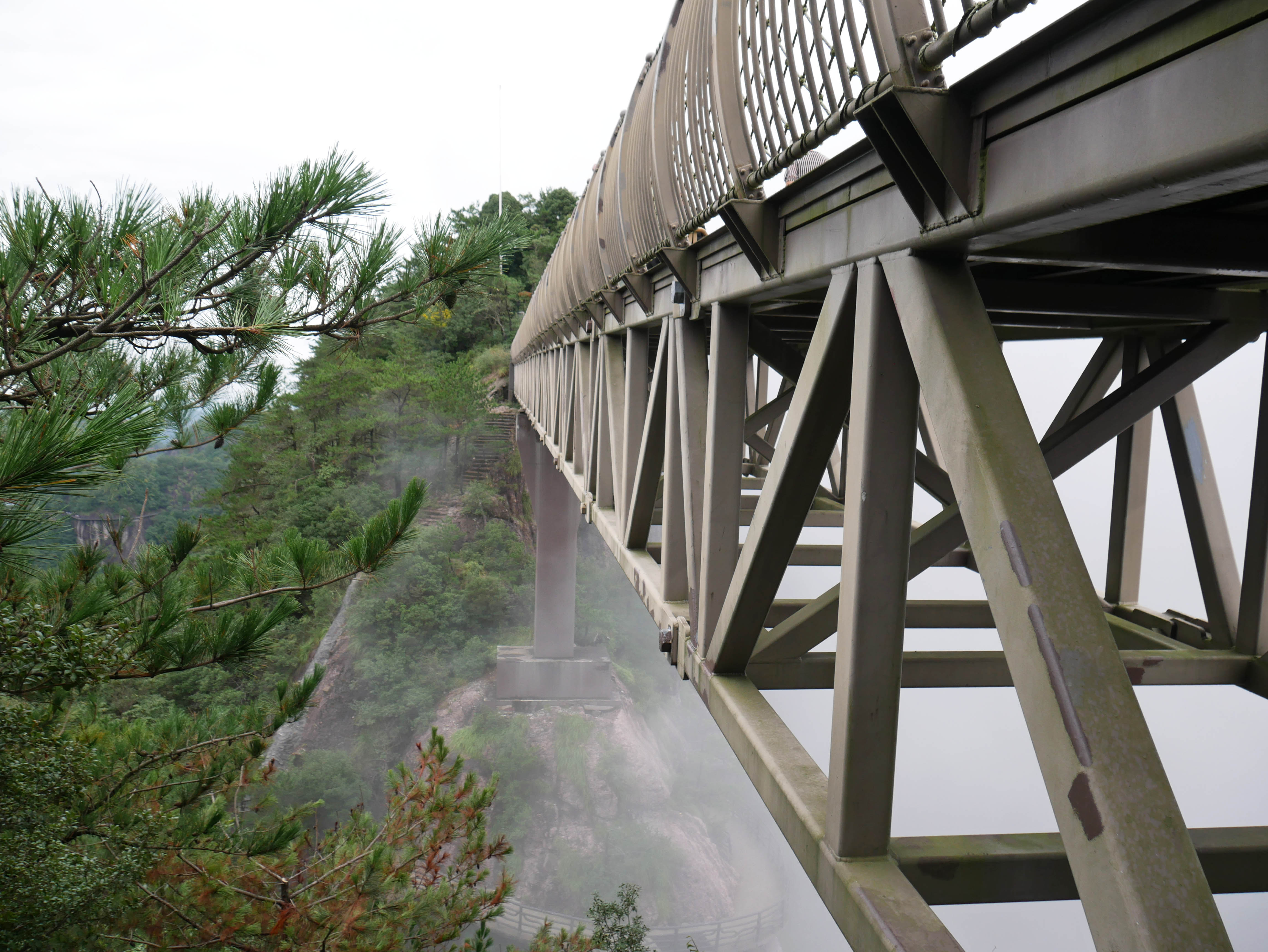 HongmengFootbridge10.JPG