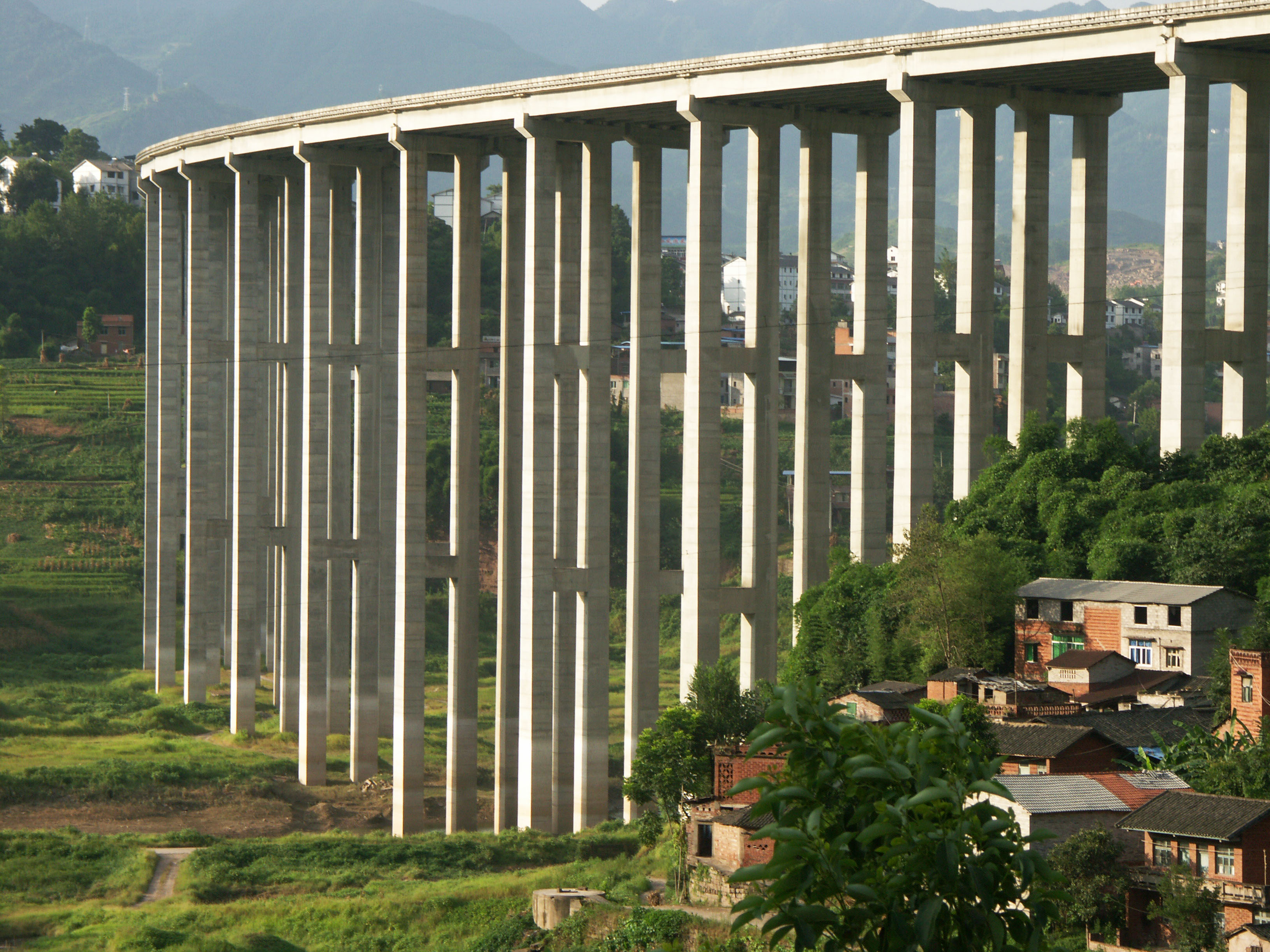 CaidigouRailway&Highway2.jpg