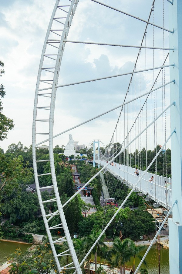 Yinxianshanzhuang glass bridgeSupport.jpg