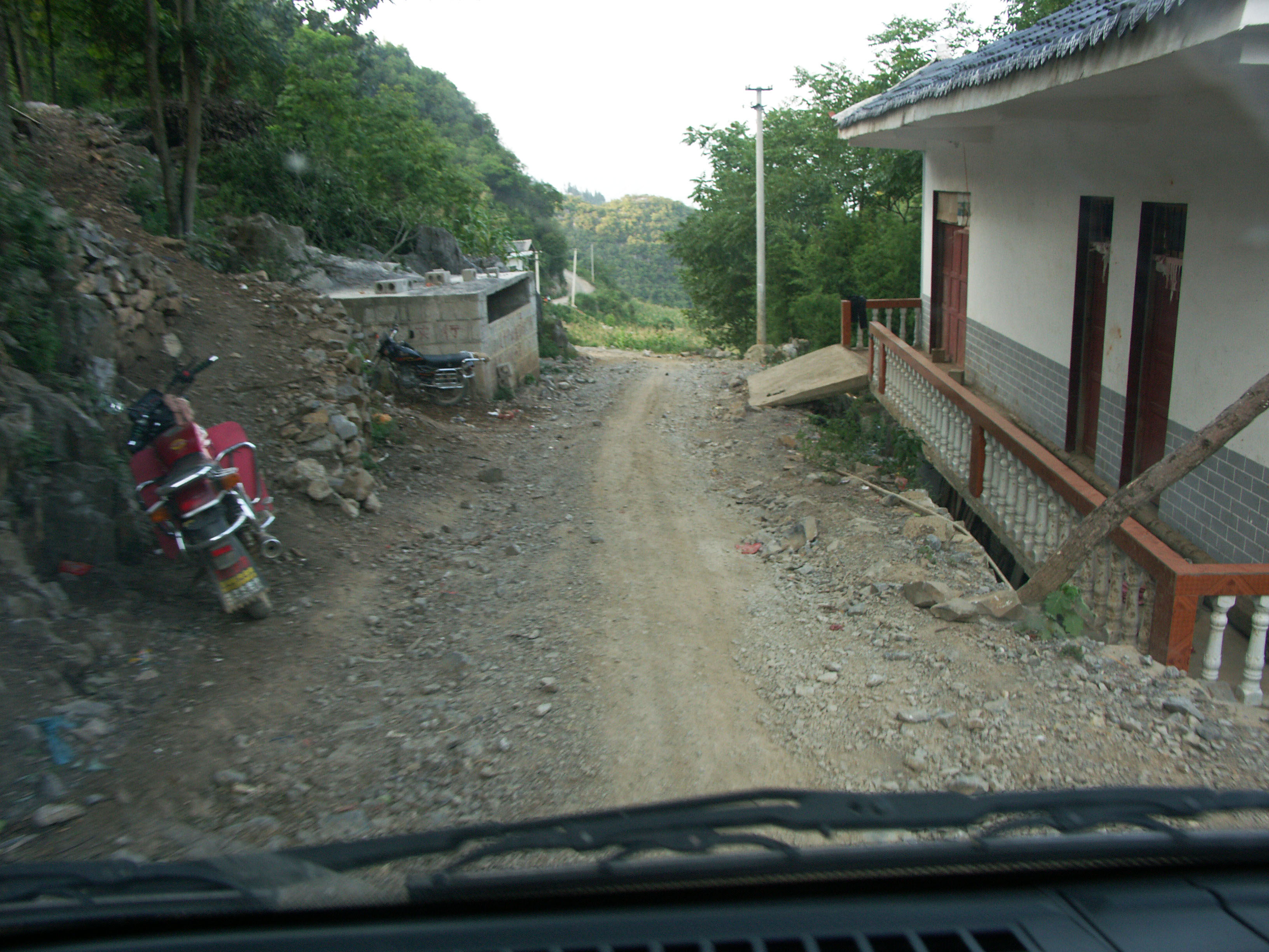 BeipanjiangBeamAccessRoad2 copy.jpg