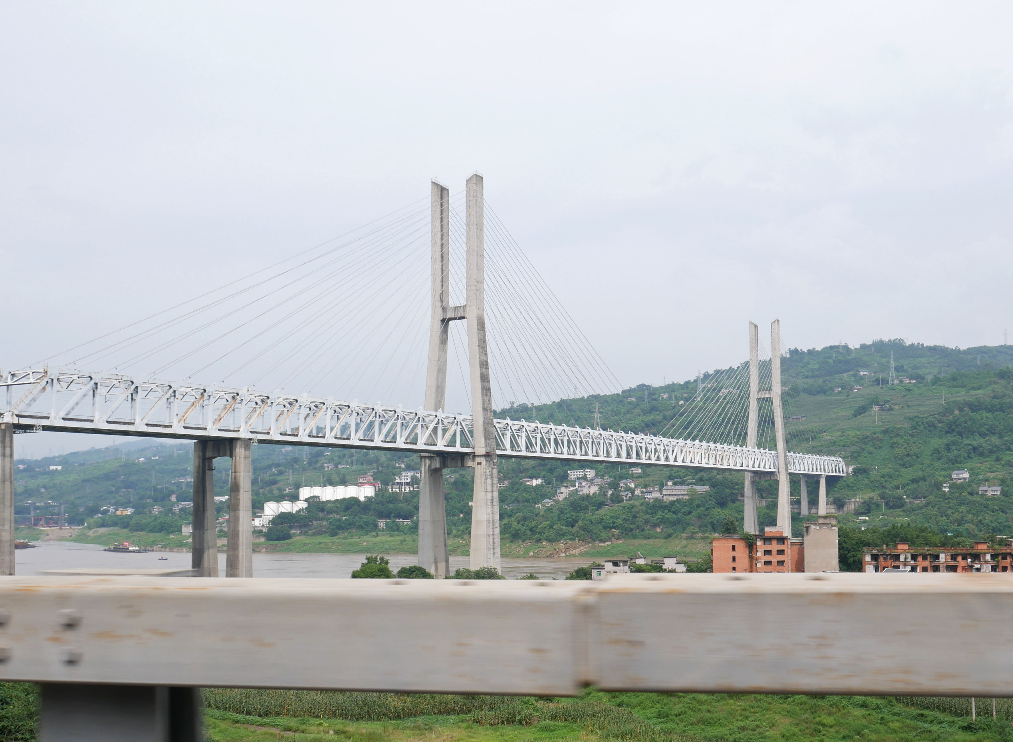 HanjiatuoYangtzeRailway2.JPG
