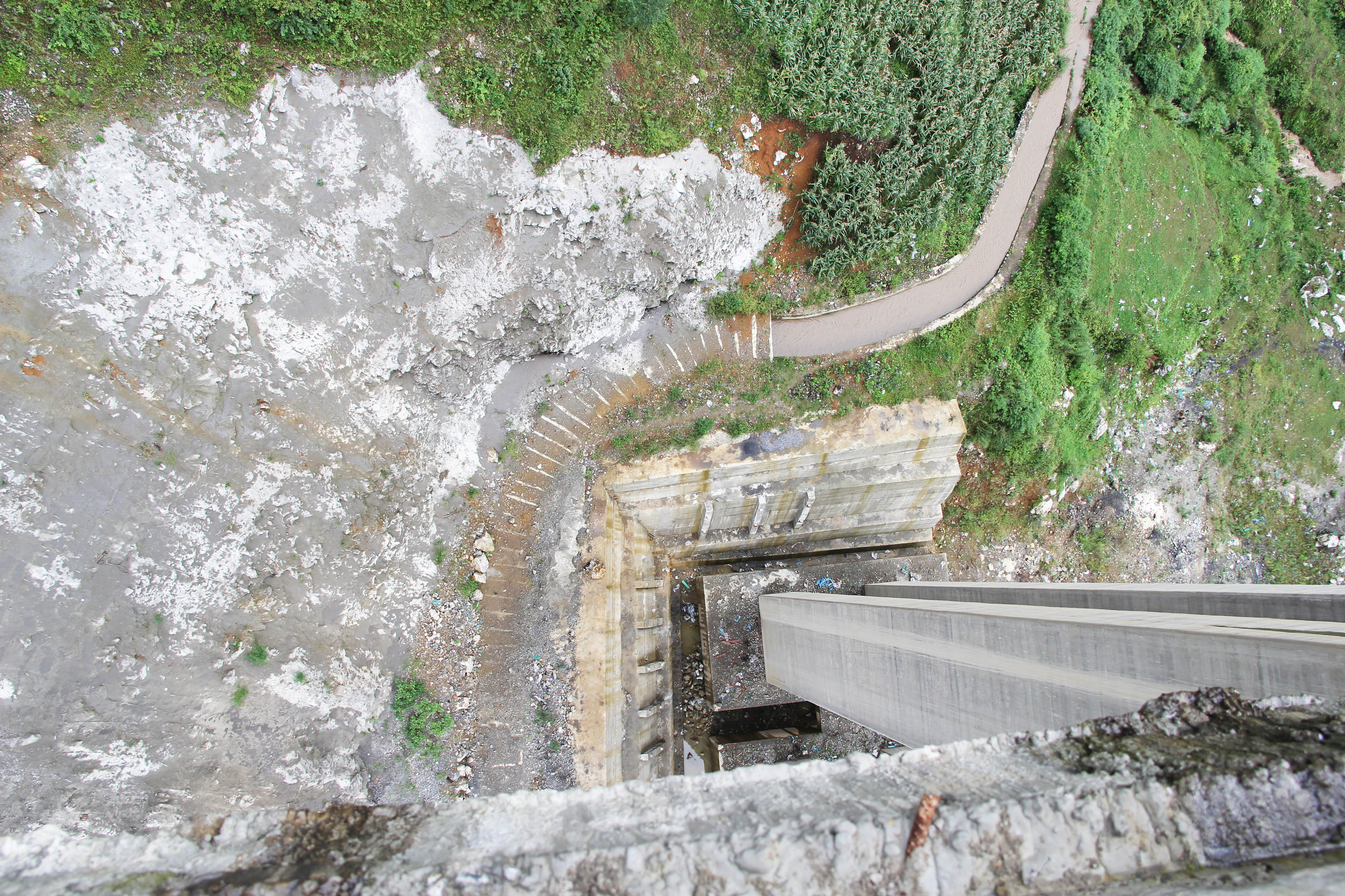 LuoshuidongPierDownView.jpg