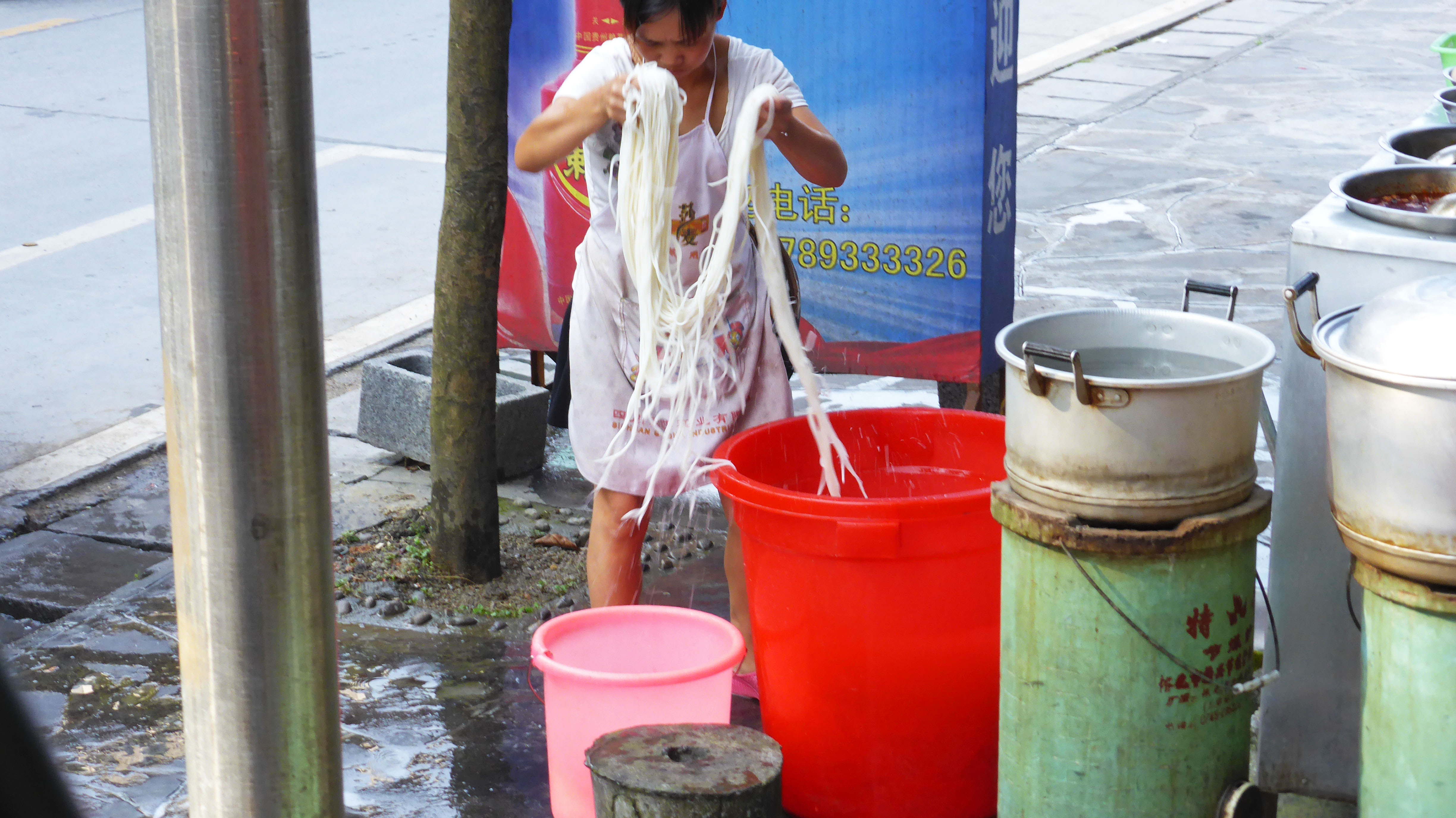 138AizhaiNoodleBreakfastByFilmer.jpg