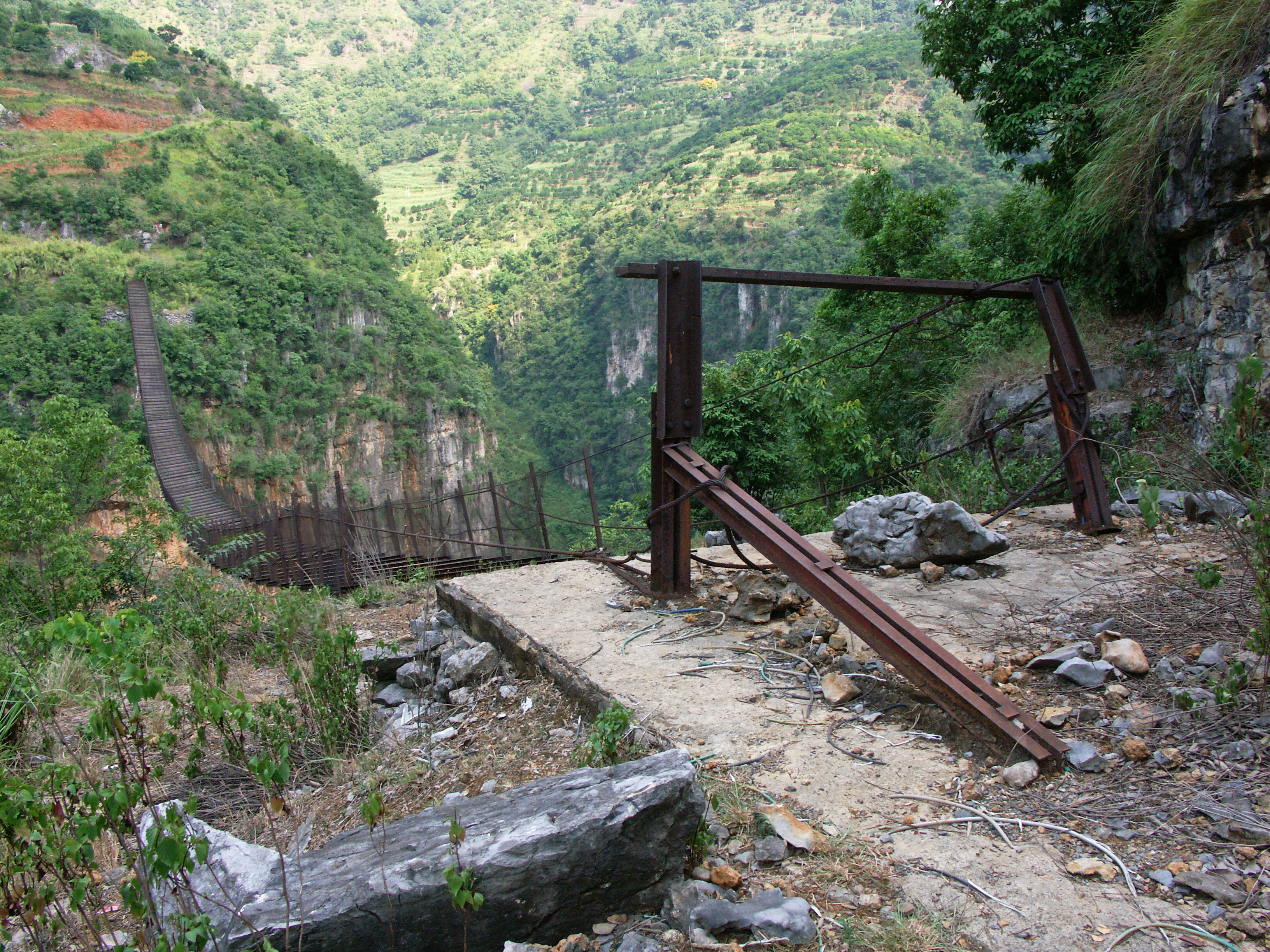 Beipanjiang2011RailwayFootbridge31.jpg