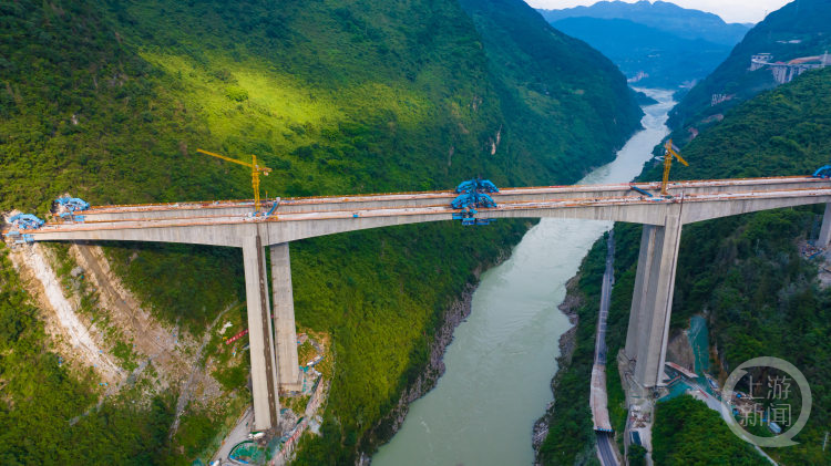 Wujiang GuanyinmiaoHighCranes.png