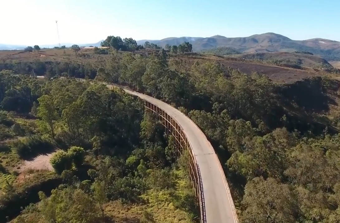 File:Viaduto das Almas - Vila Rica Drone.jpg