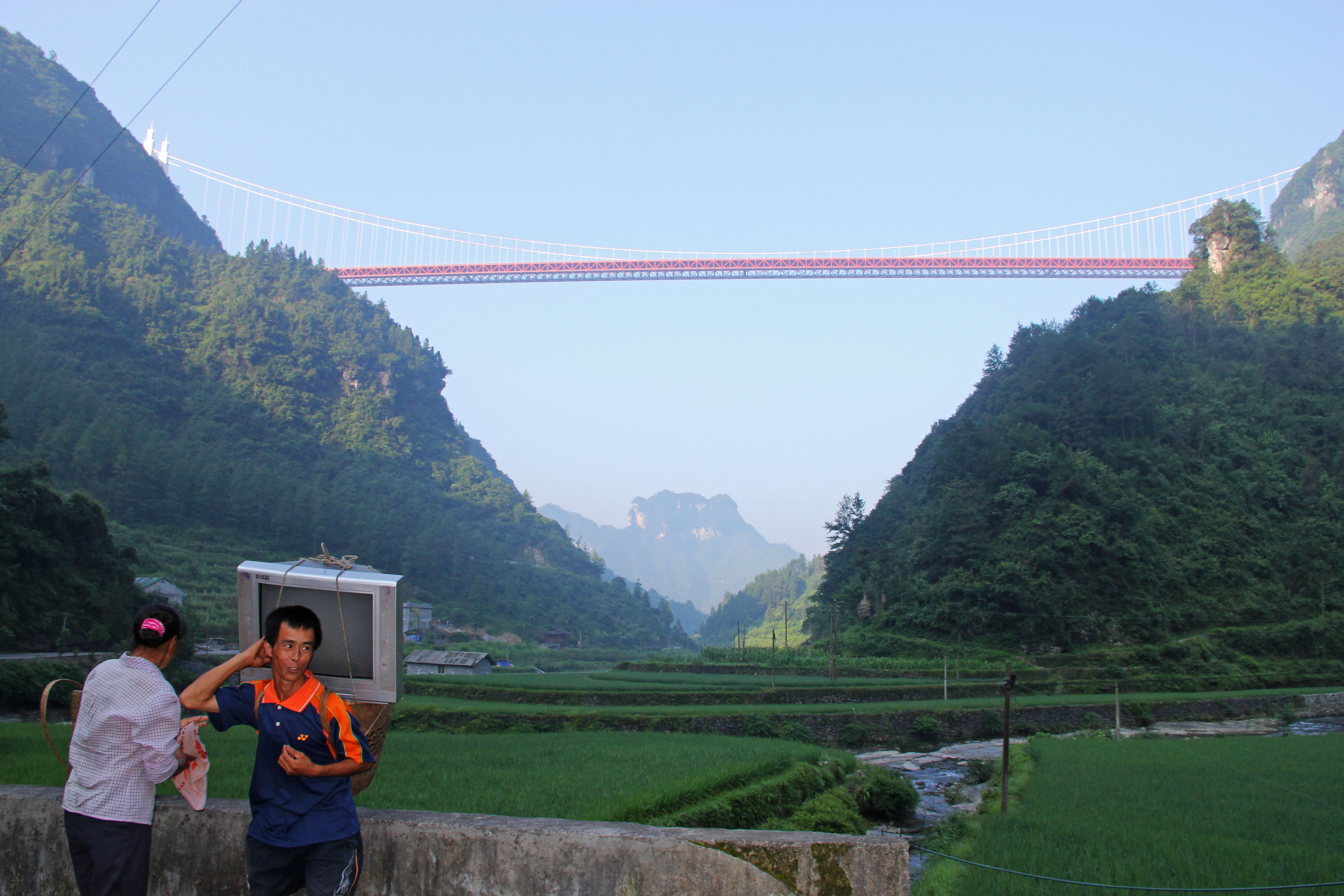 133Aizhai&TelevisionMan.jpg