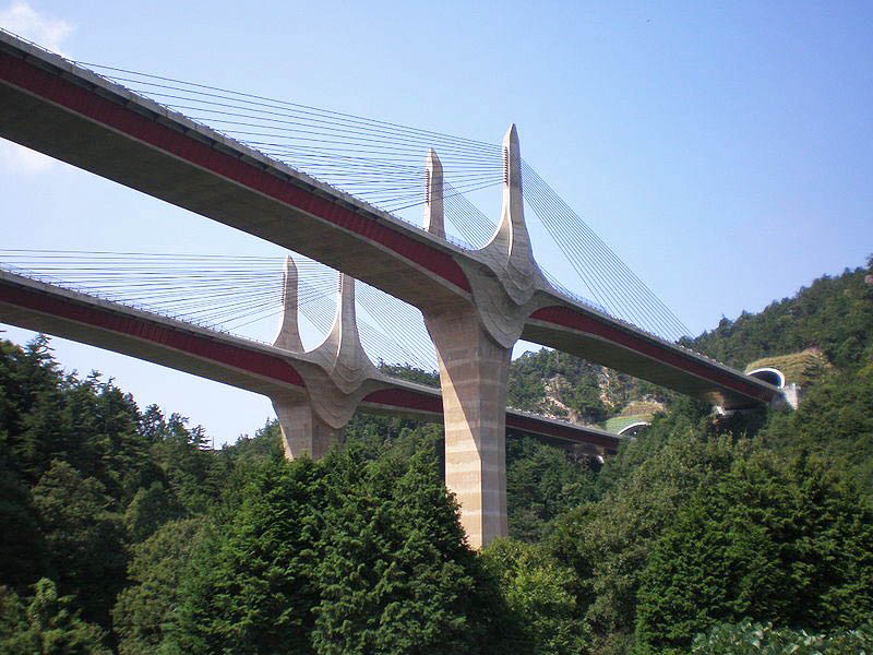 File:Oumi Ootori Sky.jpg