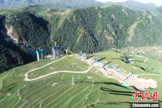 ZhamaoheGreenField.jpg