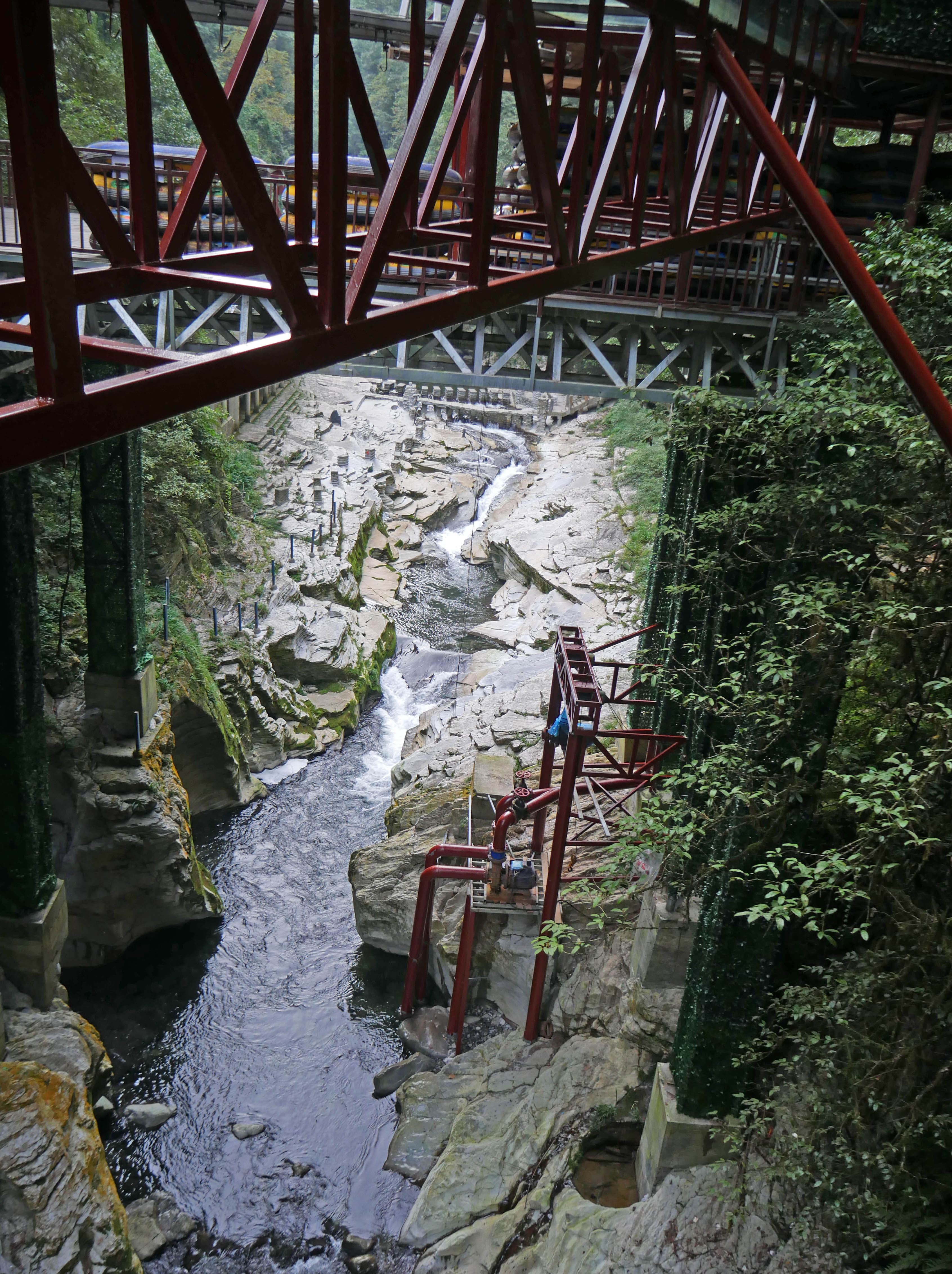 YunzhiduanCliffwalkRaftBridge3.JPG
