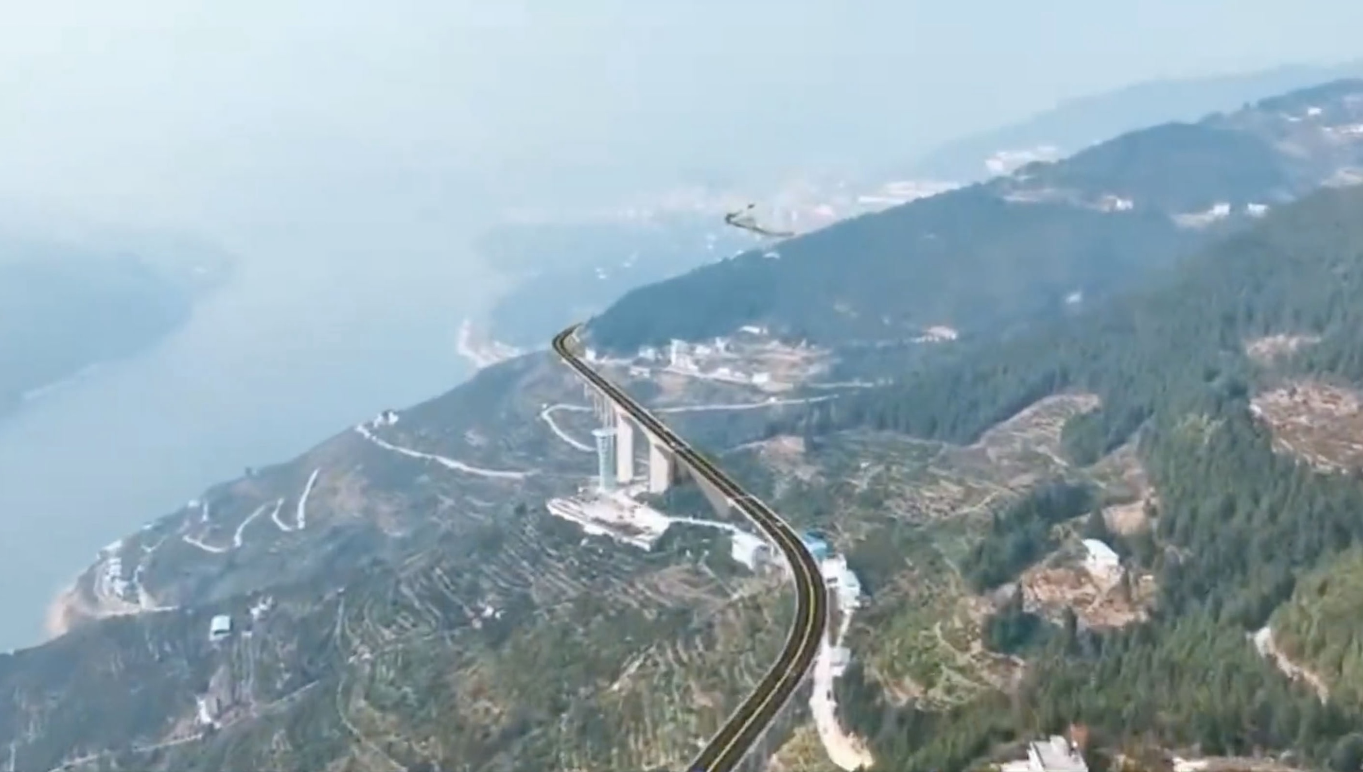 BadongExitUnknownBeamWide.jpg